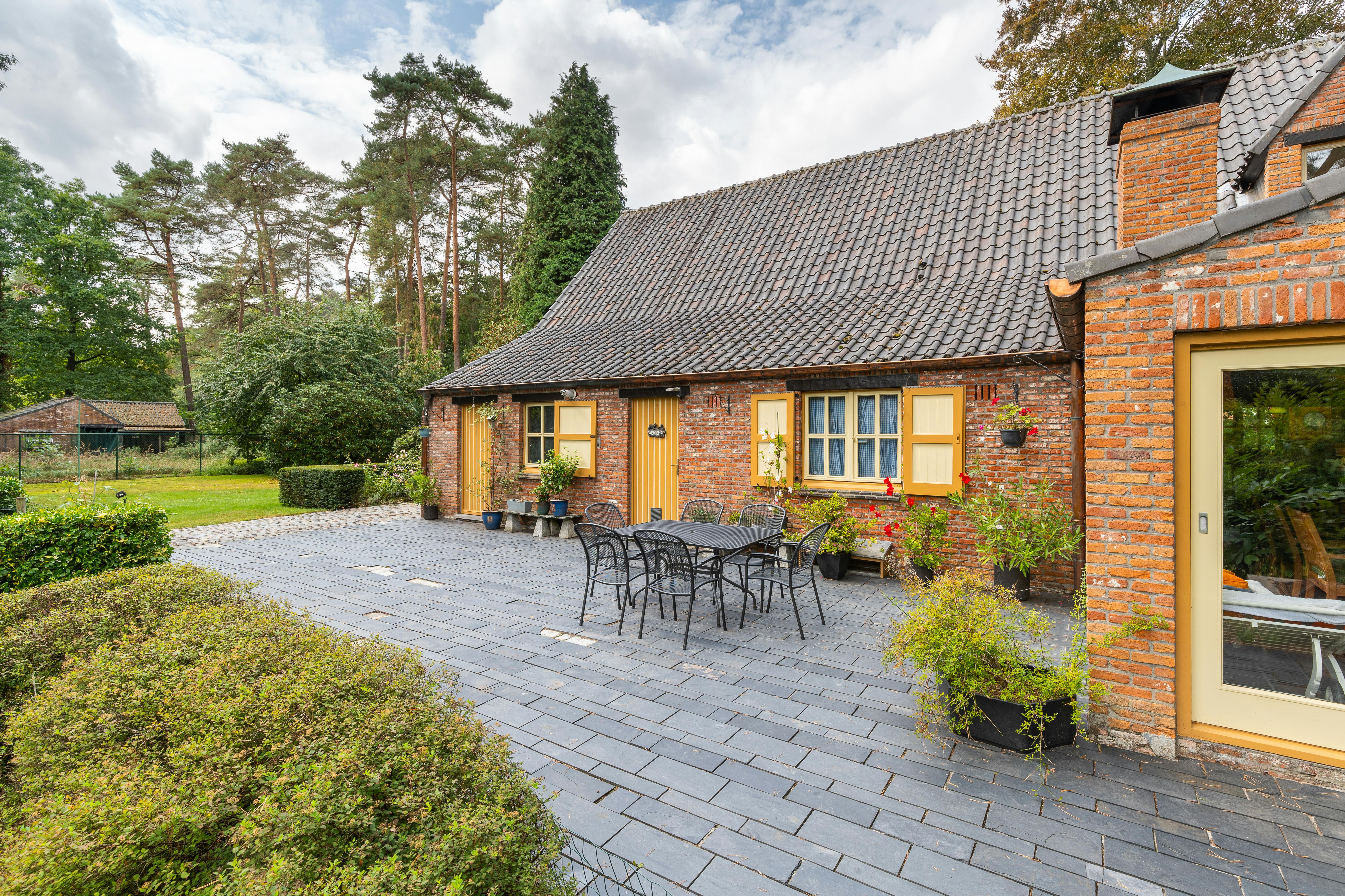 Karaktervolle villa met bijgebouw te koop in Schilde foto 16