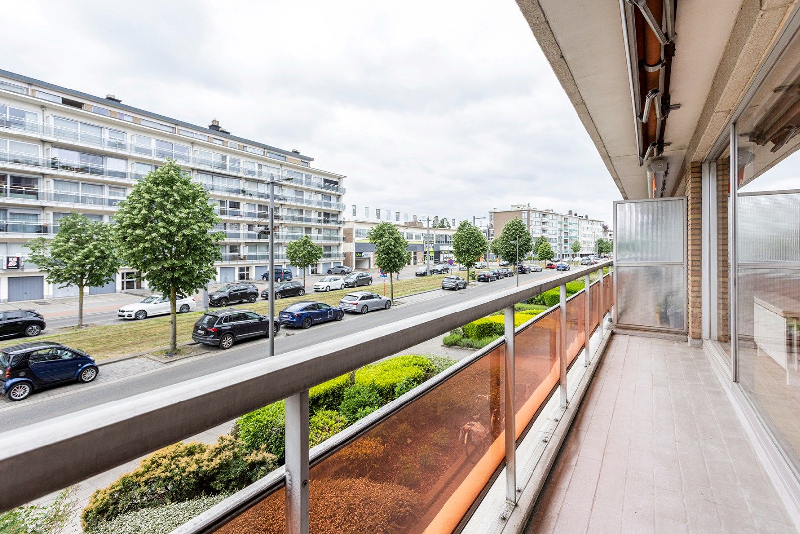 Ruim appartement met 3 slaapkamers en terras nabij Rivierenhof! foto 8