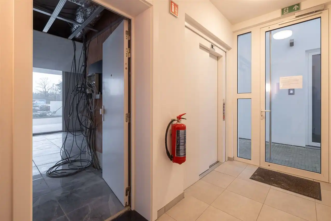 Commerciële ruimte op strategische hoekligging van 135m² foto 7