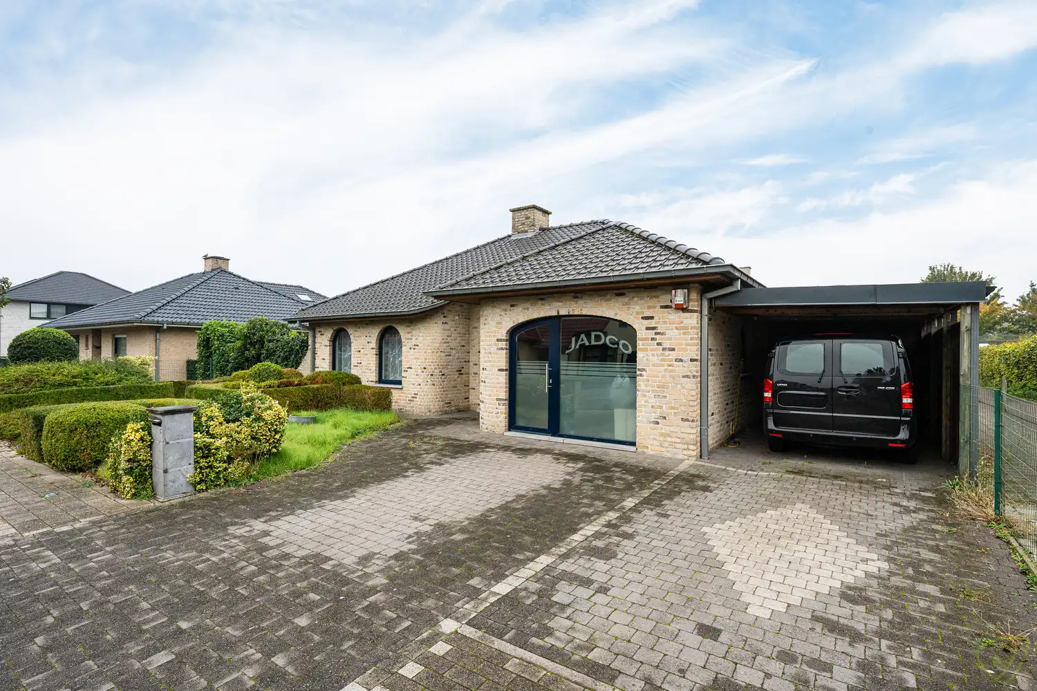 Ruime en moderne woning te koop in een rustige woonwijk net buiten het centrum met 3 slaapkamers, bureau en tuin - perfect voor comfortabel en gezinsvriendelijk wonen! foto 22