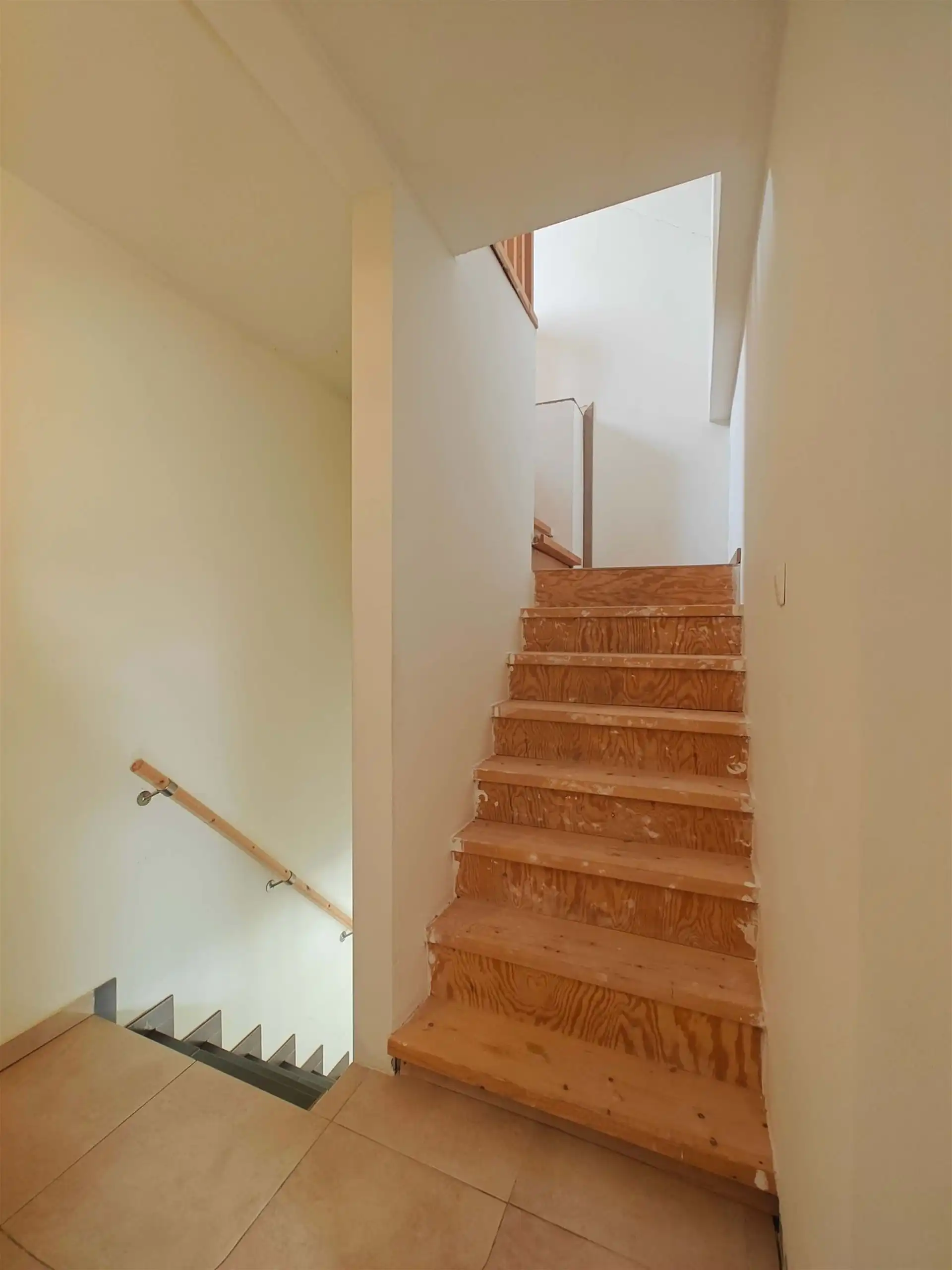 Duplex appartement voorzien van 2 slaapkamers en een aparte garage foto 18