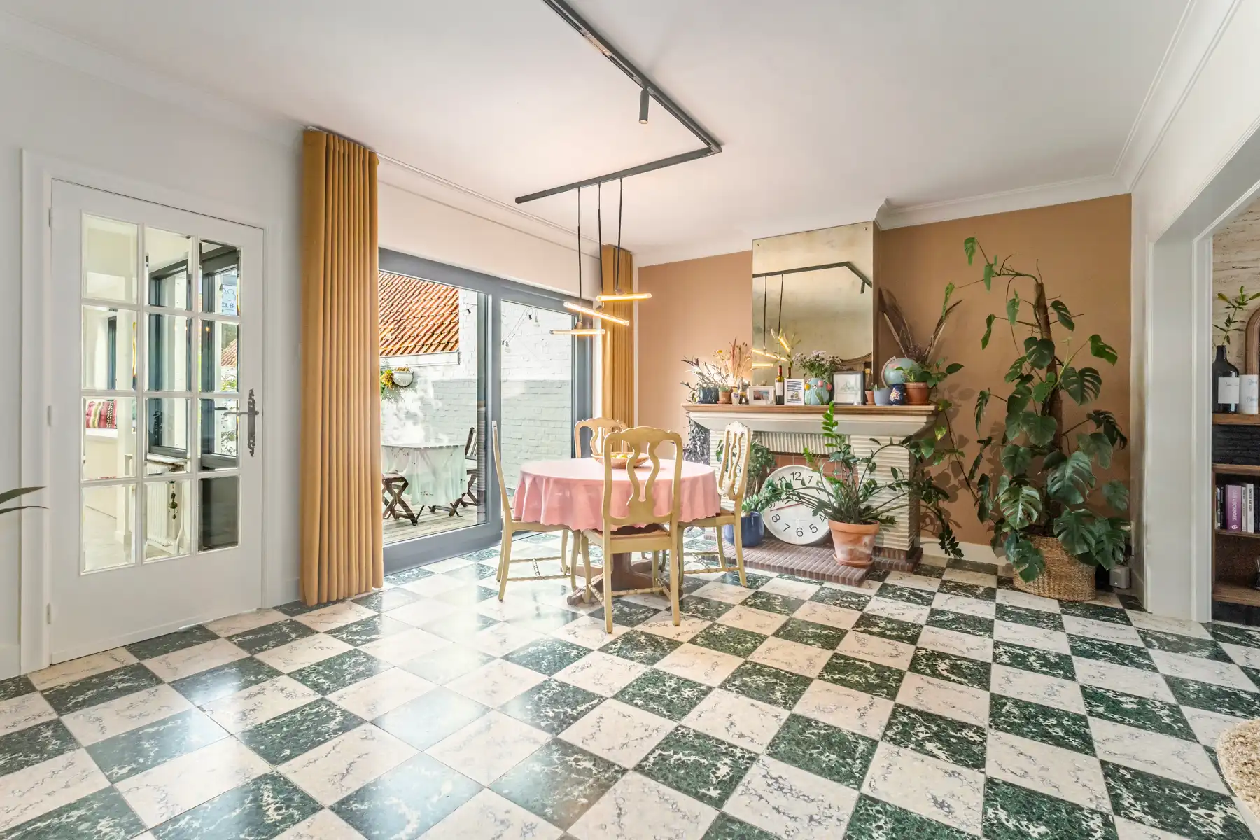 Stijlvol gerenoveerde woning, 3 slaapkamers en zonnige tuin foto 10