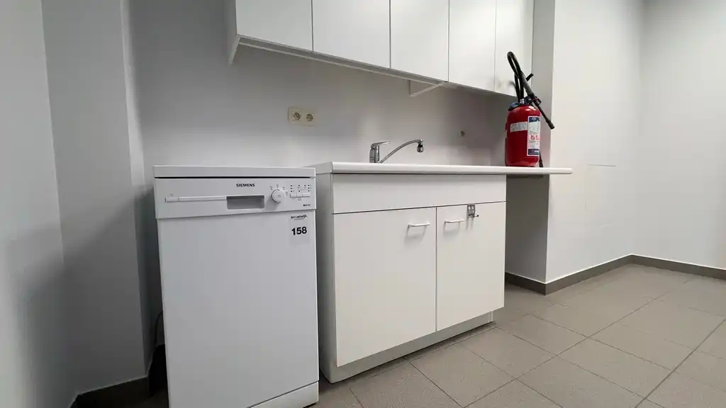 Kantoor met klein magazijn te huur aan The Loop in Gent foto 12