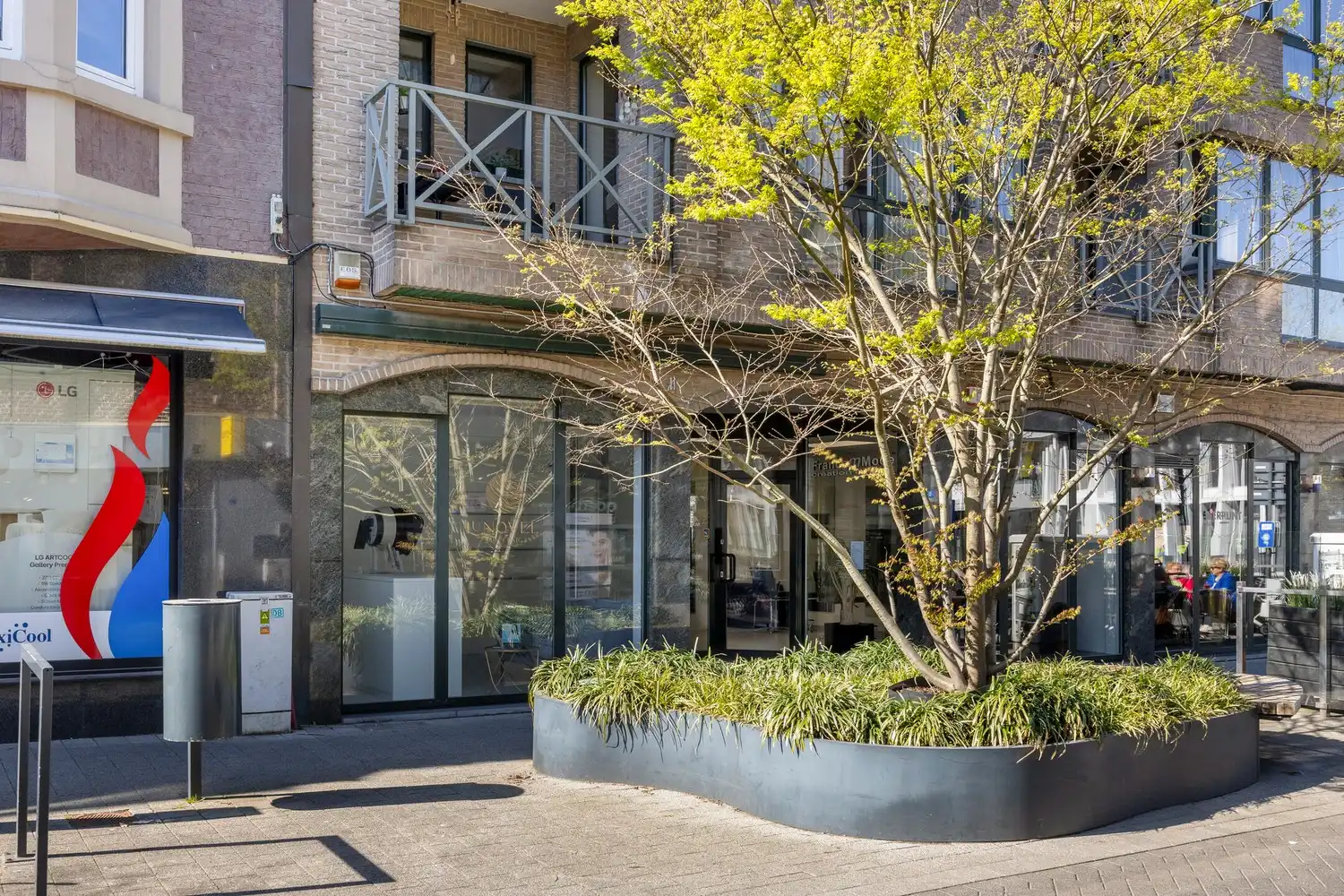 Veelzijdig handelspand in hartje Lanaken foto 5