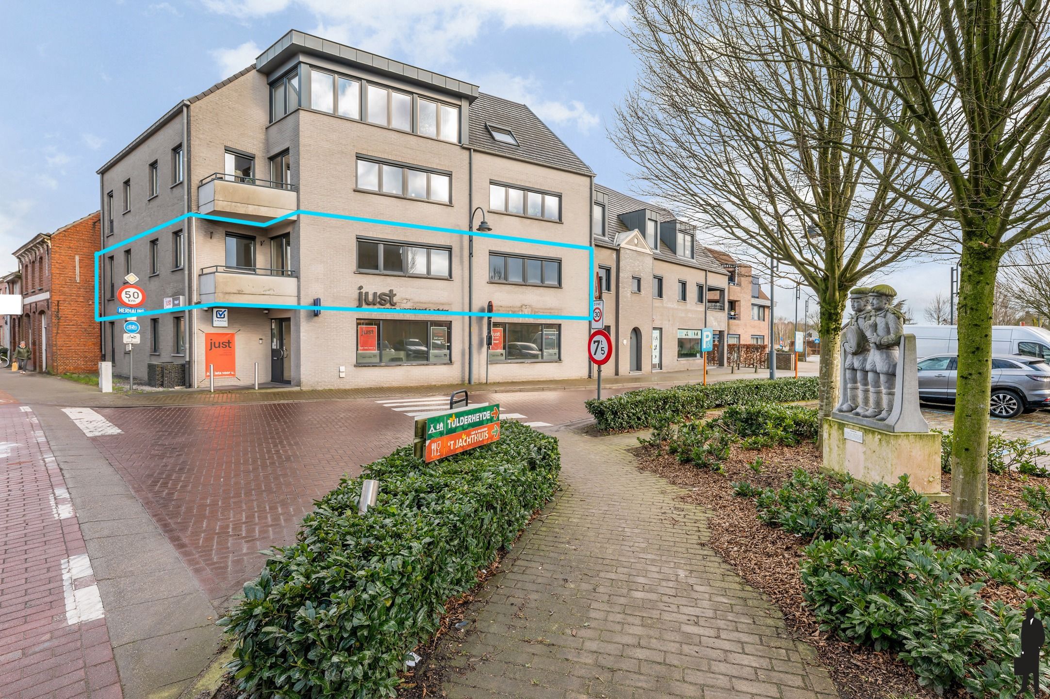 Stijlvol en zonnig appartement met 3 slpk.,2 badk. in Poppel foto {{pictureIndex}}