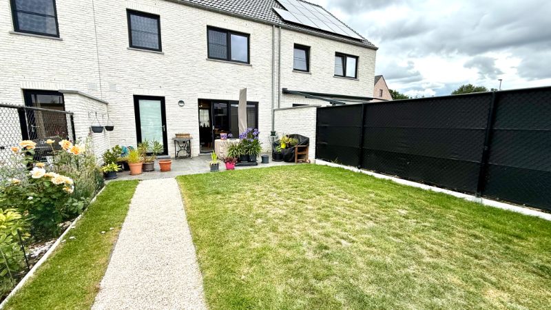 Instapklare recente woning met 4 ruime slaapkamers en carport foto 20