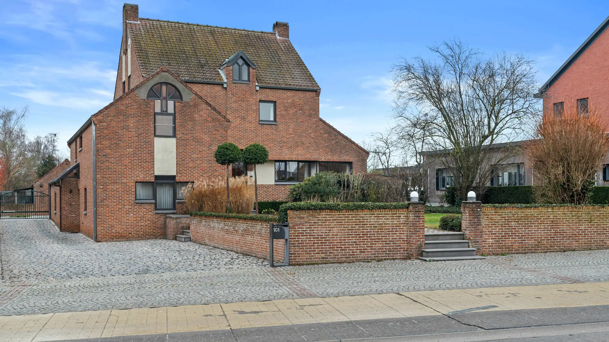 Huis te koop foto {{pictureIndex}}