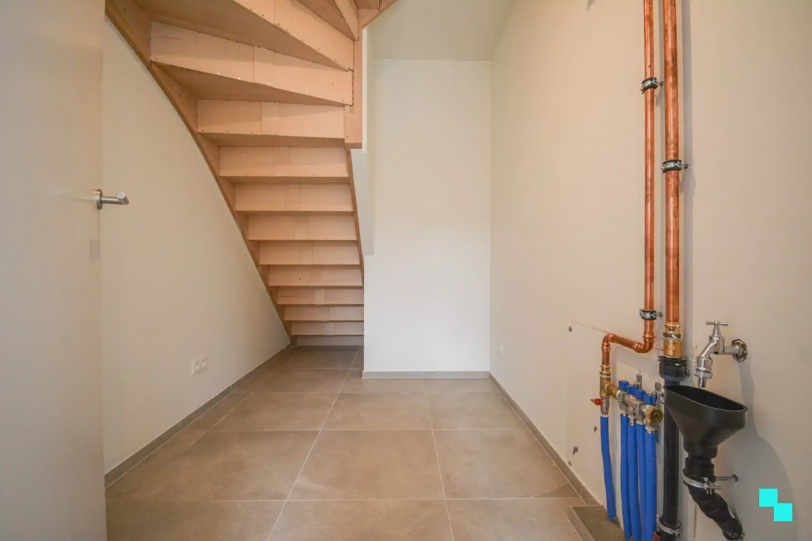 Volledig afgewerkte nieuwbouwwoning met carport te Sleihage foto 9