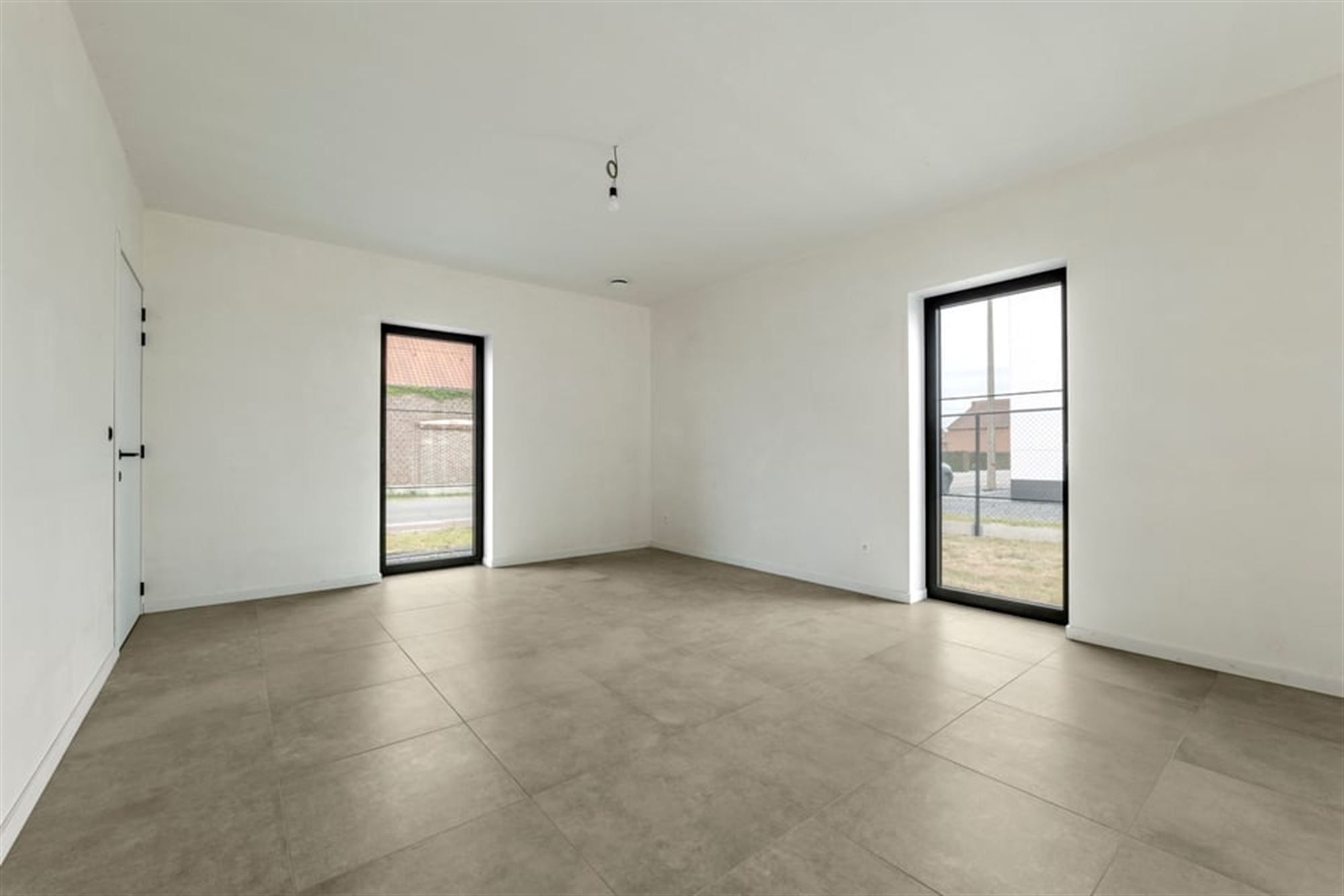 KNAPPE NIEUWBOUWWONING IN MODERNE STIJL  foto 18