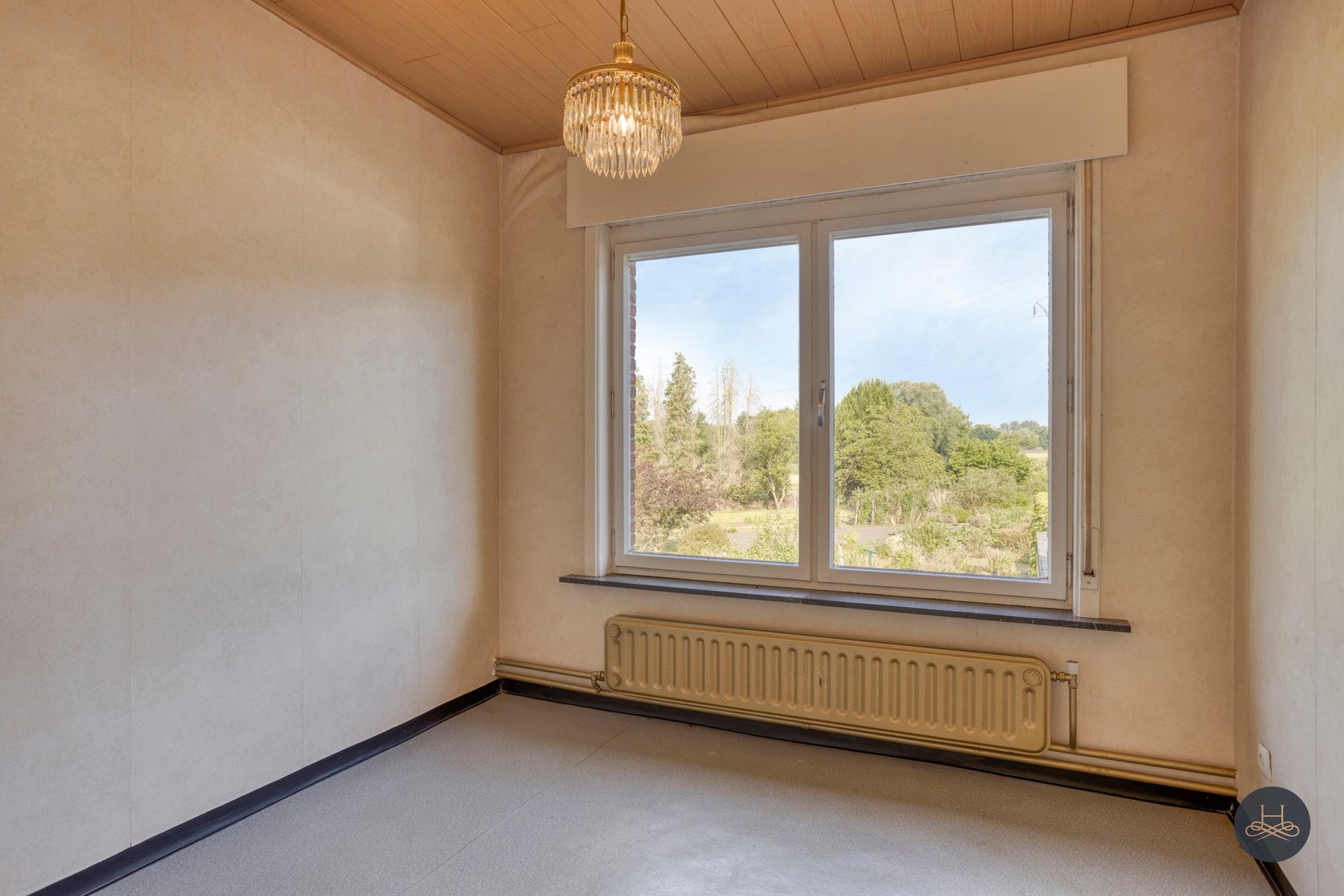 Charmant ruime renovatiewoning gelegen op een enorm perceel foto 20