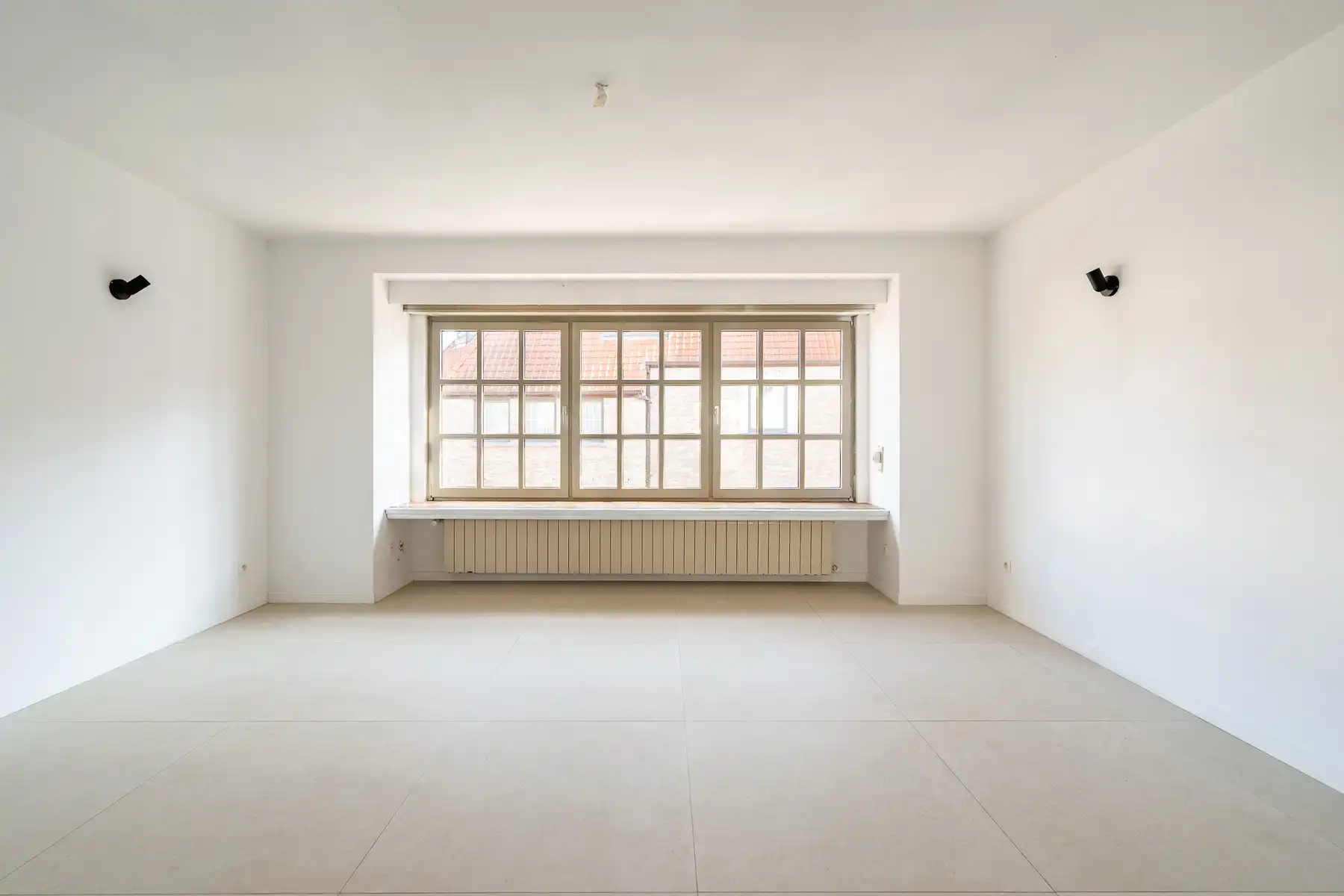 Pittoreske ongemeubelde woning met garage gelegen in Oud Knokke foto 9