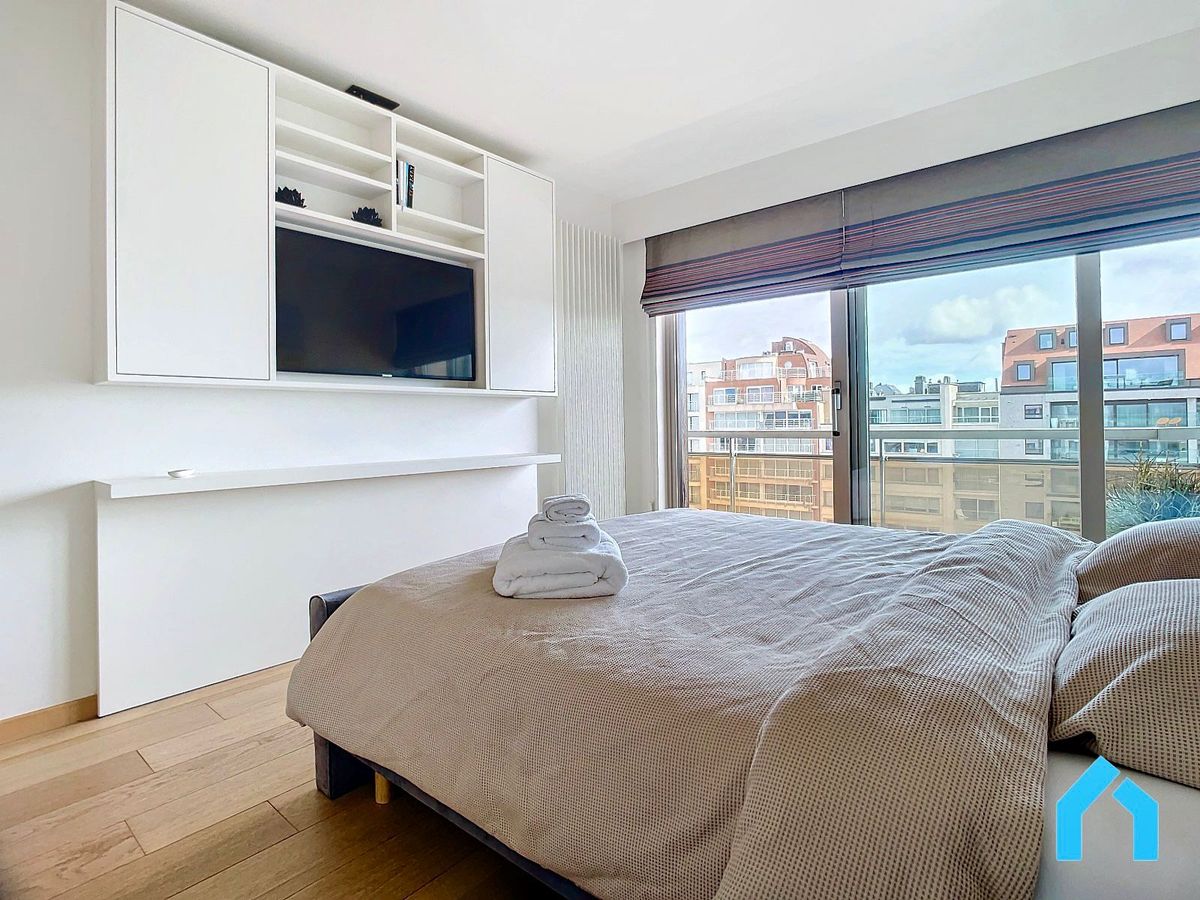 Uniek gelegen appartement gelegen op het Lichttorenplein te huur foto 10