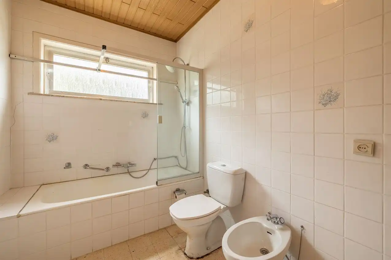 Gelijkvloerse woonst, 3 slpk, op 29a 53ca foto 12