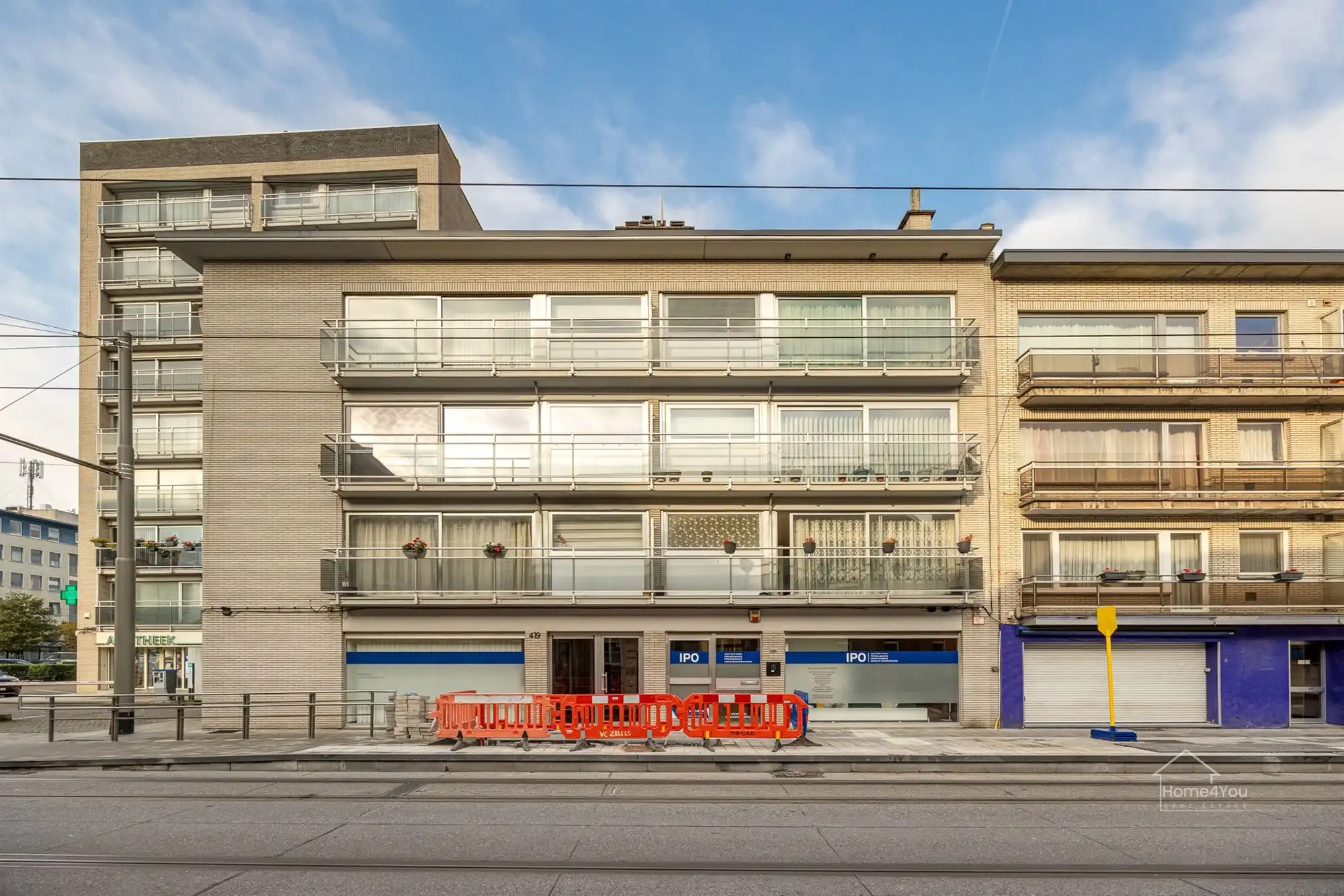 Instapklaar appartement met 3 slpk, terras en een staanplaats te Deurne! foto 15