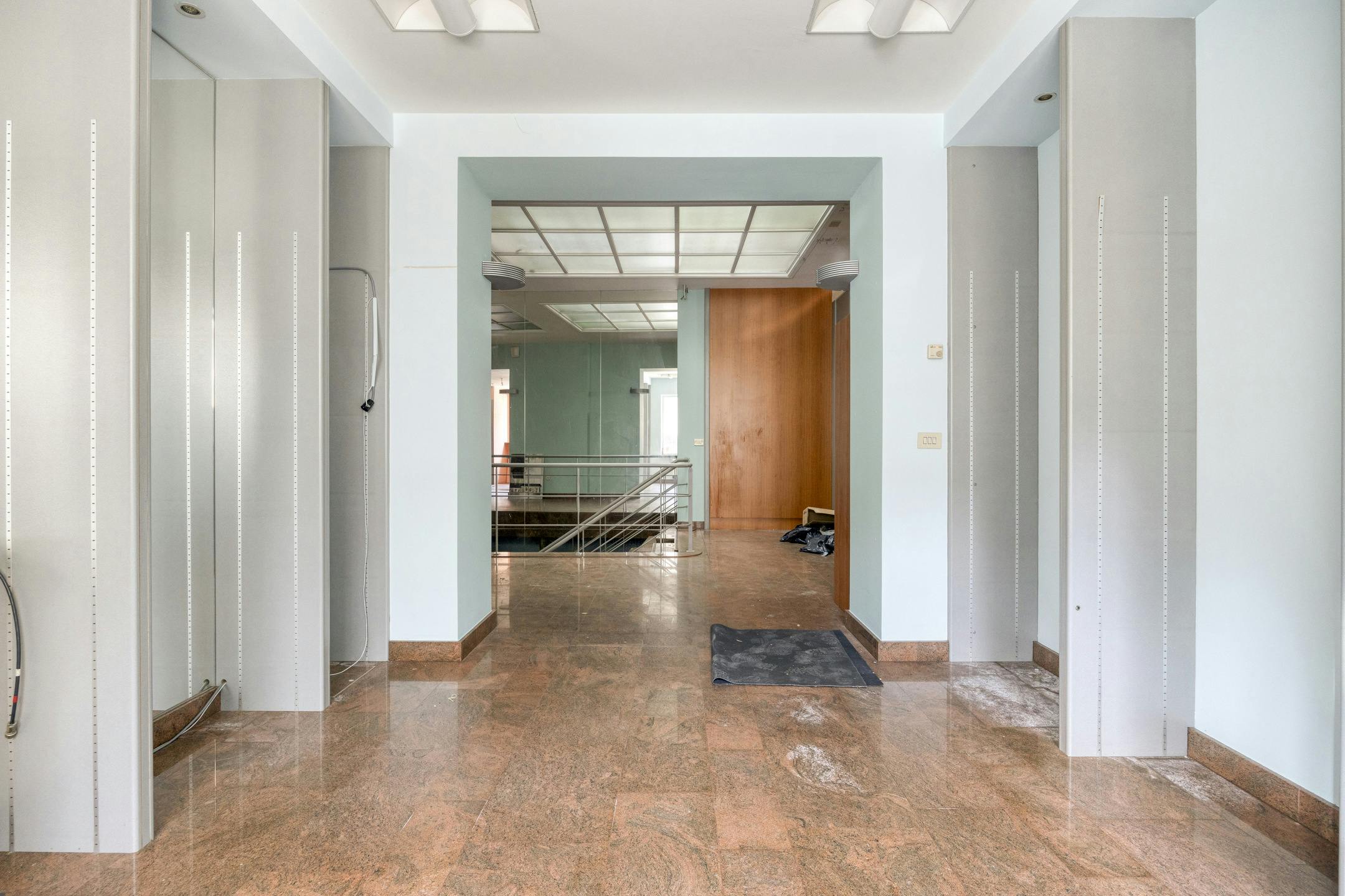 Te renoveren opbrengsteigendom met 3 appartementen en handelspand in Antwerpen foto 12