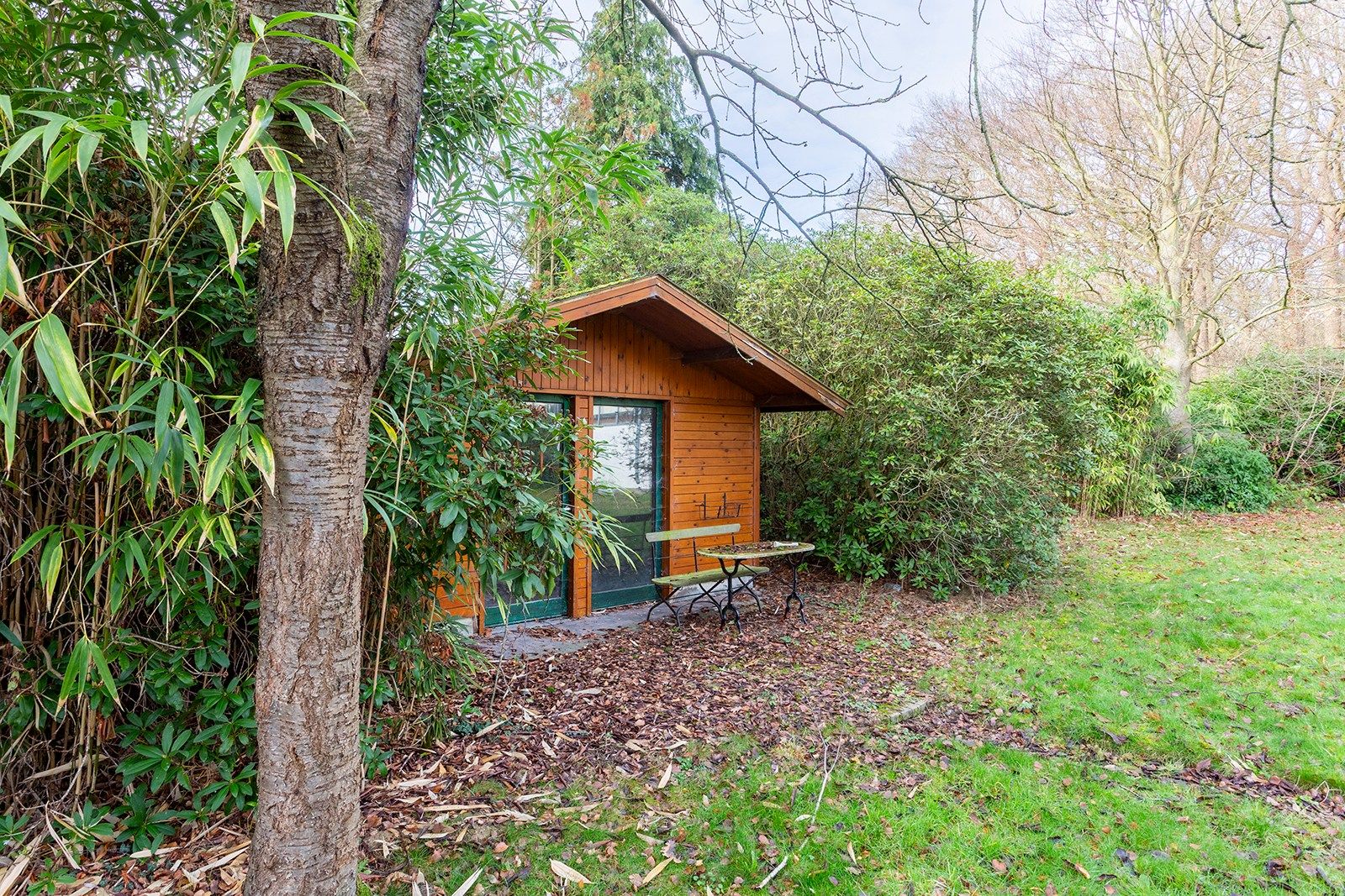 Villa met grote tuin, magazijn én weiland foto 32