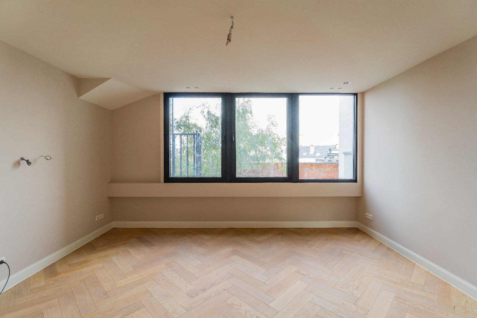 Prachtig gerenoveerd appartement met ruim terras foto 3