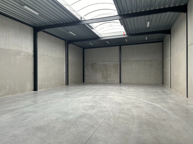 Moderne KMO-unit van 287 m² op toplocatie met 2 parkeerplaatsen foto 3