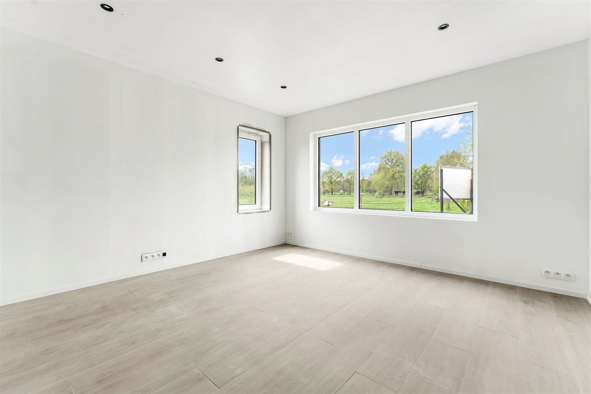GERENOVEERDE, ENERGIEZUINIGE WONING OP PRACHTIGE LIGGING! foto 3