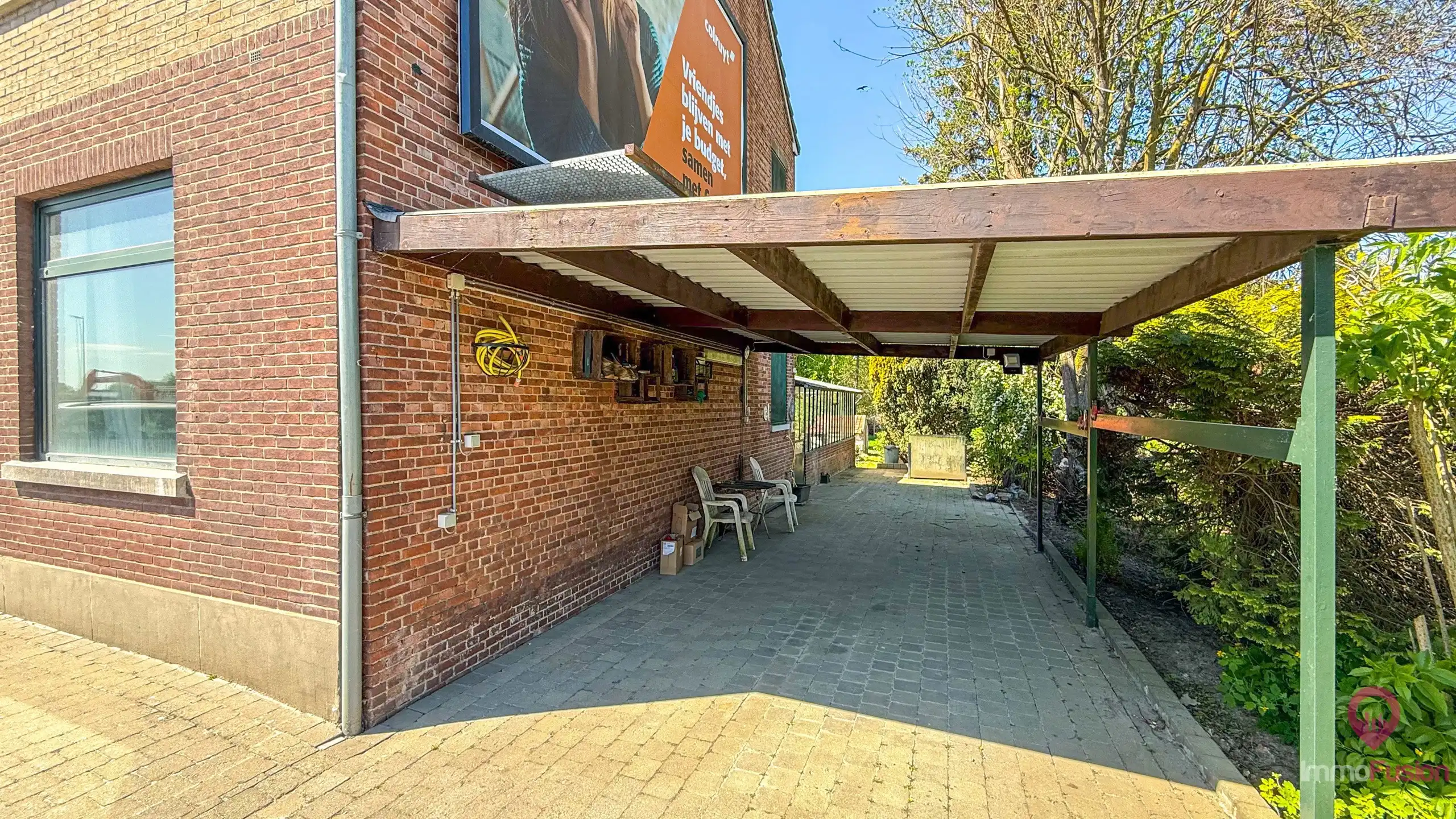 Te renoveren woning met 3 slpkms op ruim perceel van 8a58ca! foto 3