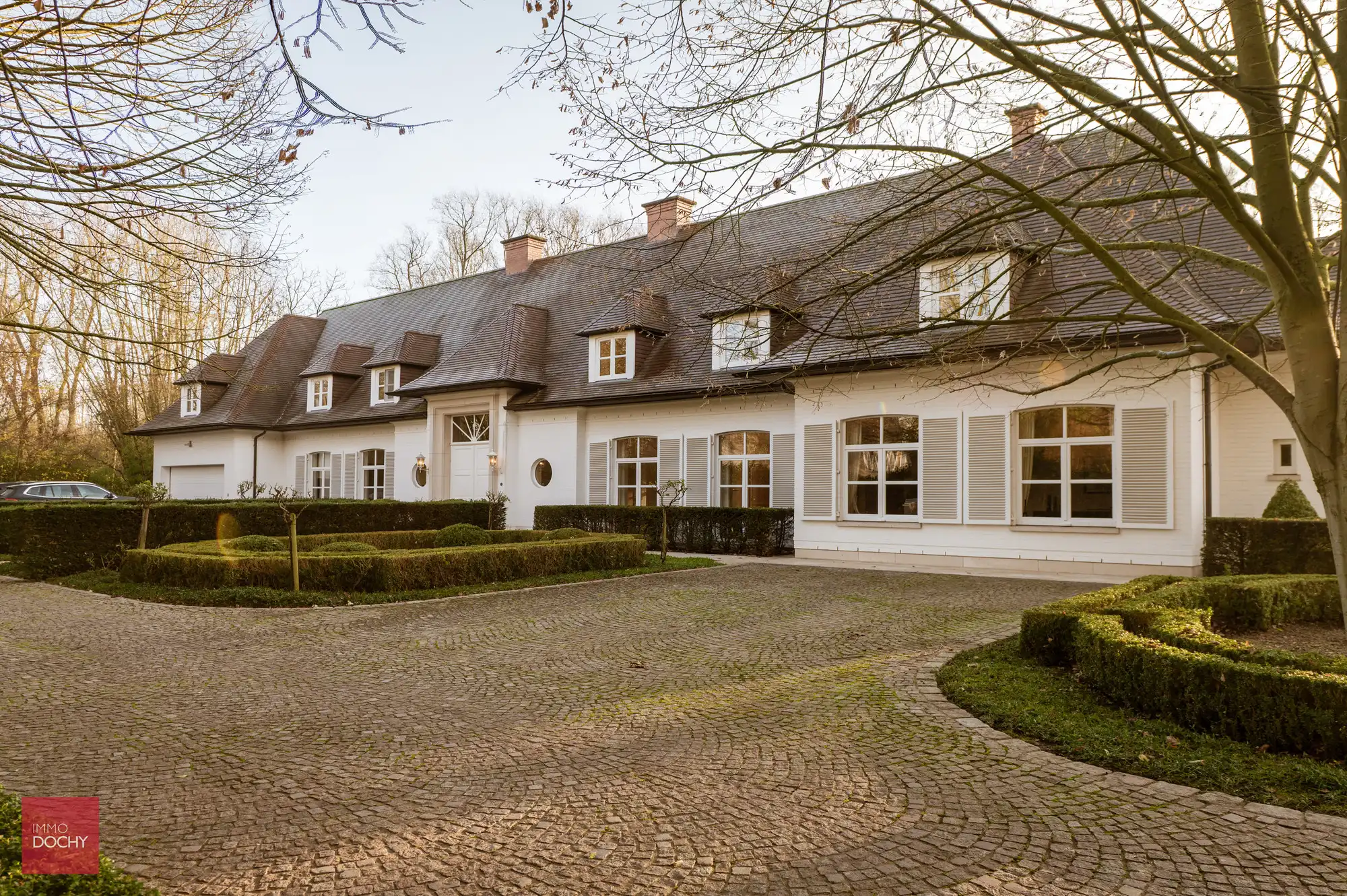 Zeer goed onderhouden ruime villa op ca. 4.000m² foto 6