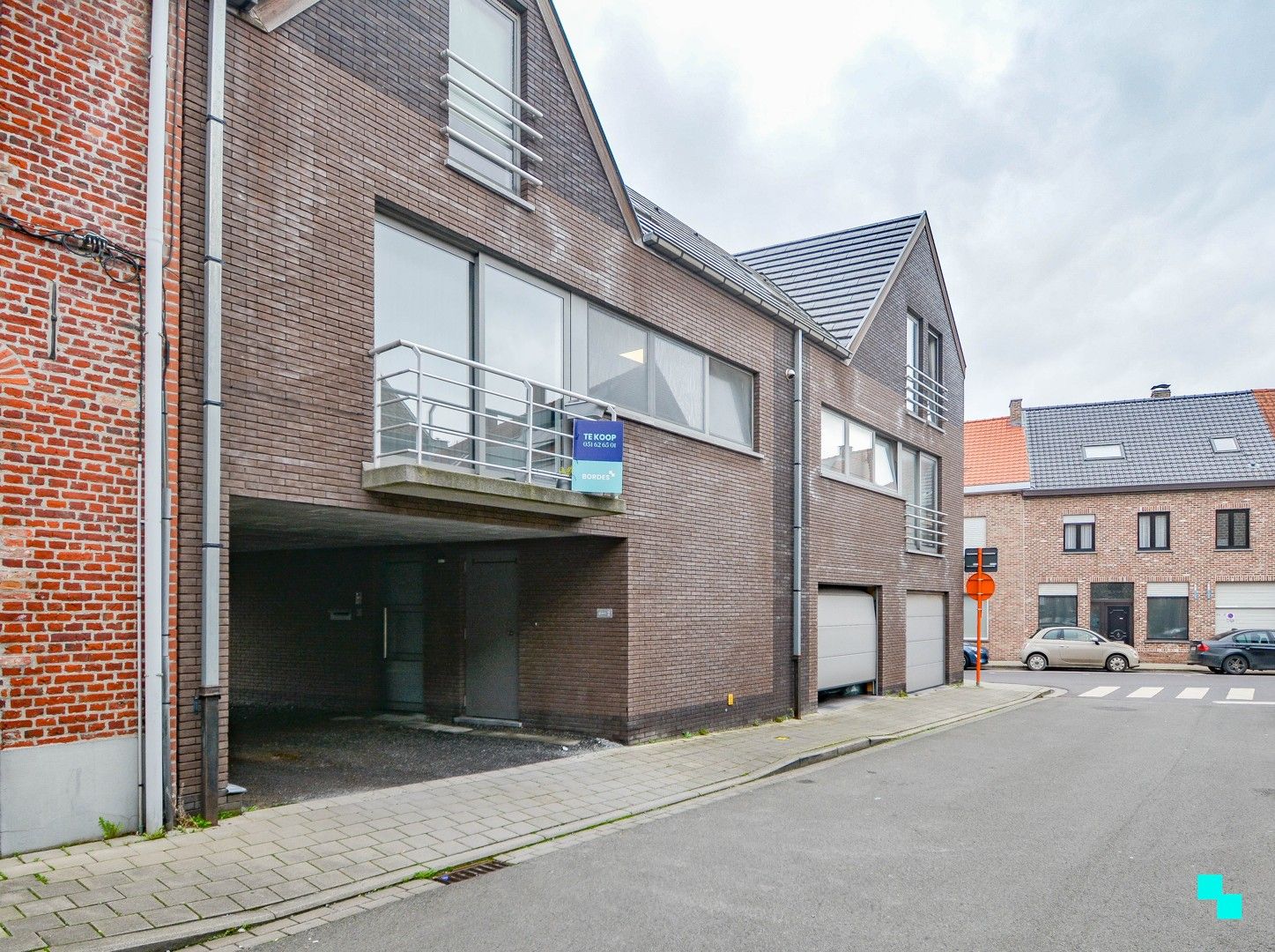 Energiezuinig triplex appartement in centrum Roeselare foto {{pictureIndex}}