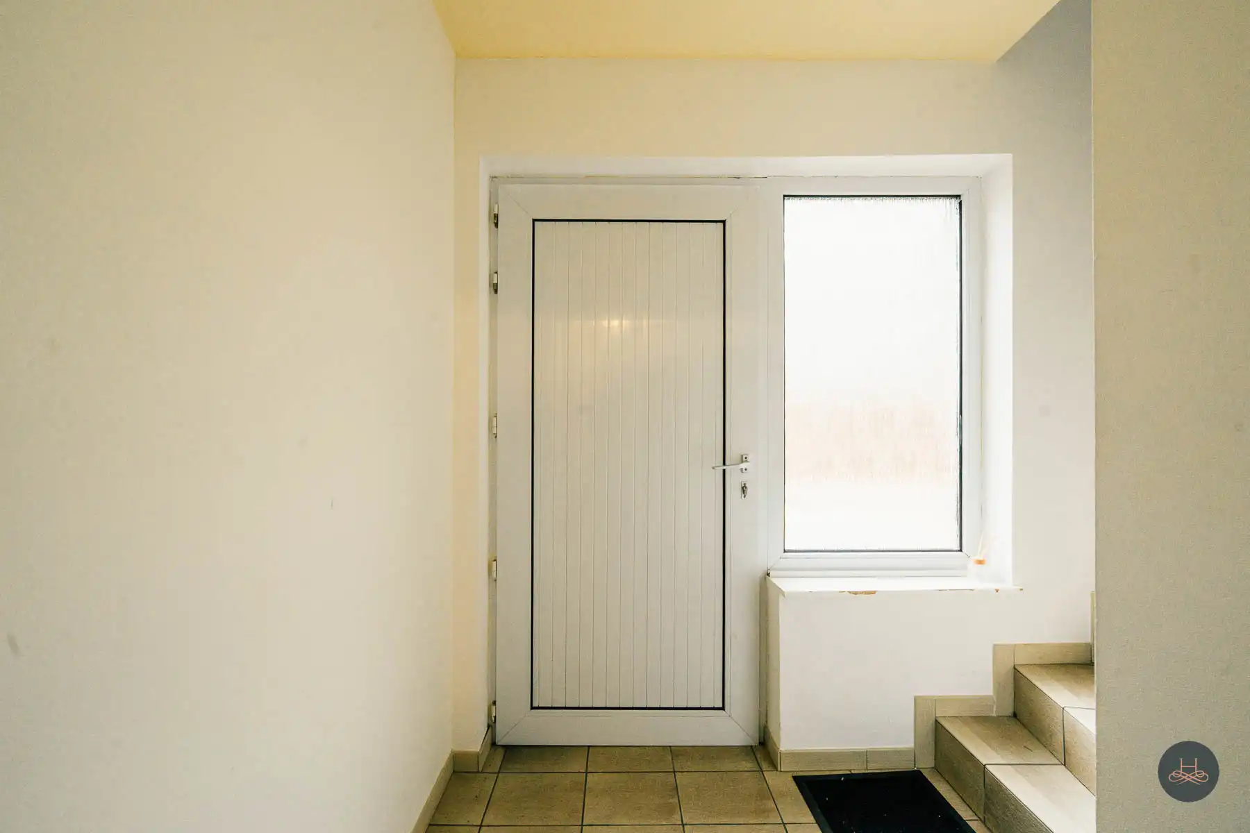 Ruim appartement met grote tuin & garage foto 3