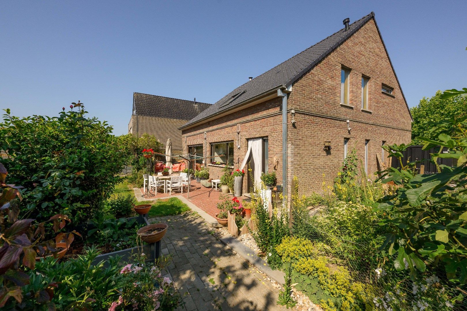 ALLEENSTAANDE WONING IN RUSTIGE WOONWIJK | 4 SLPKS | GARAGE foto 20
