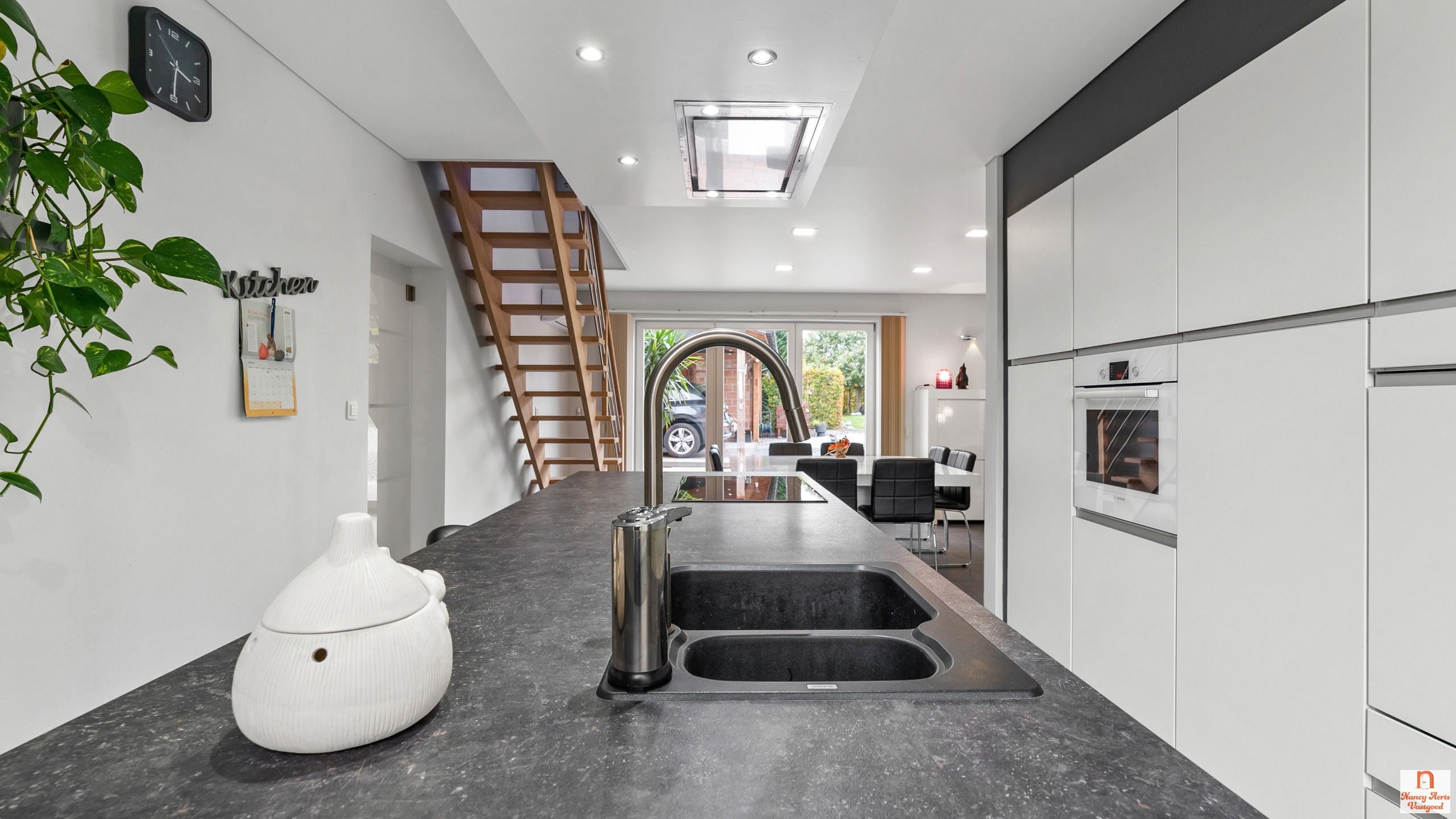 Authentieke woning met moderne toets en hedendaags comfort foto 11