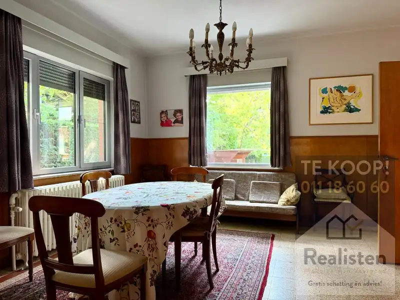 Statige burgerwoning met grote zongerichte tuin foto 12