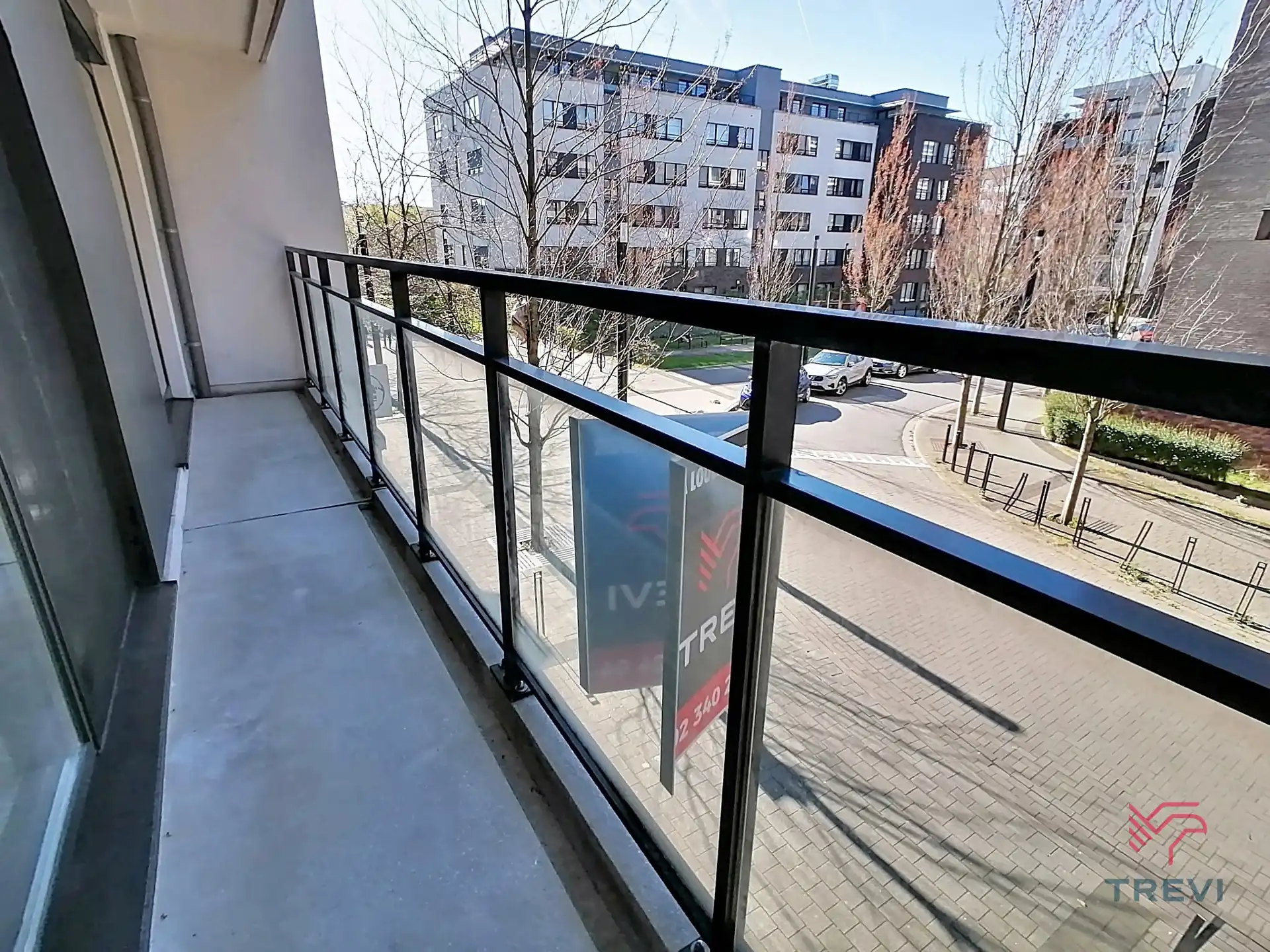 Ongemeubileerd appartement met 1 slaapkamer foto 2