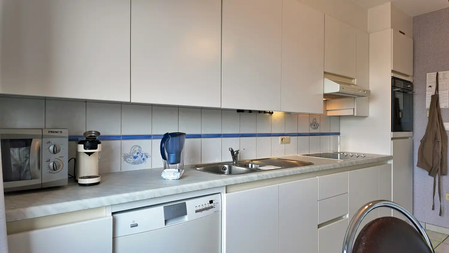 Ruim en lichtrijk appartement met lift en terras in residentie “Mozart” te Eeklo! foto 13