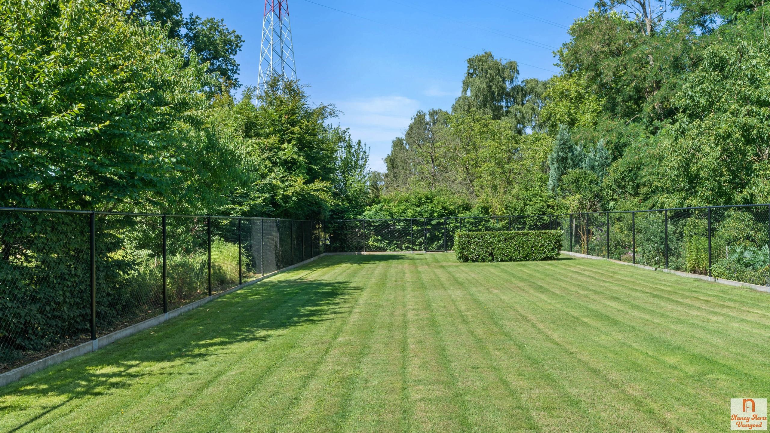 Grondig gerenoveerde woning met kwaliteitsafwerking foto 29