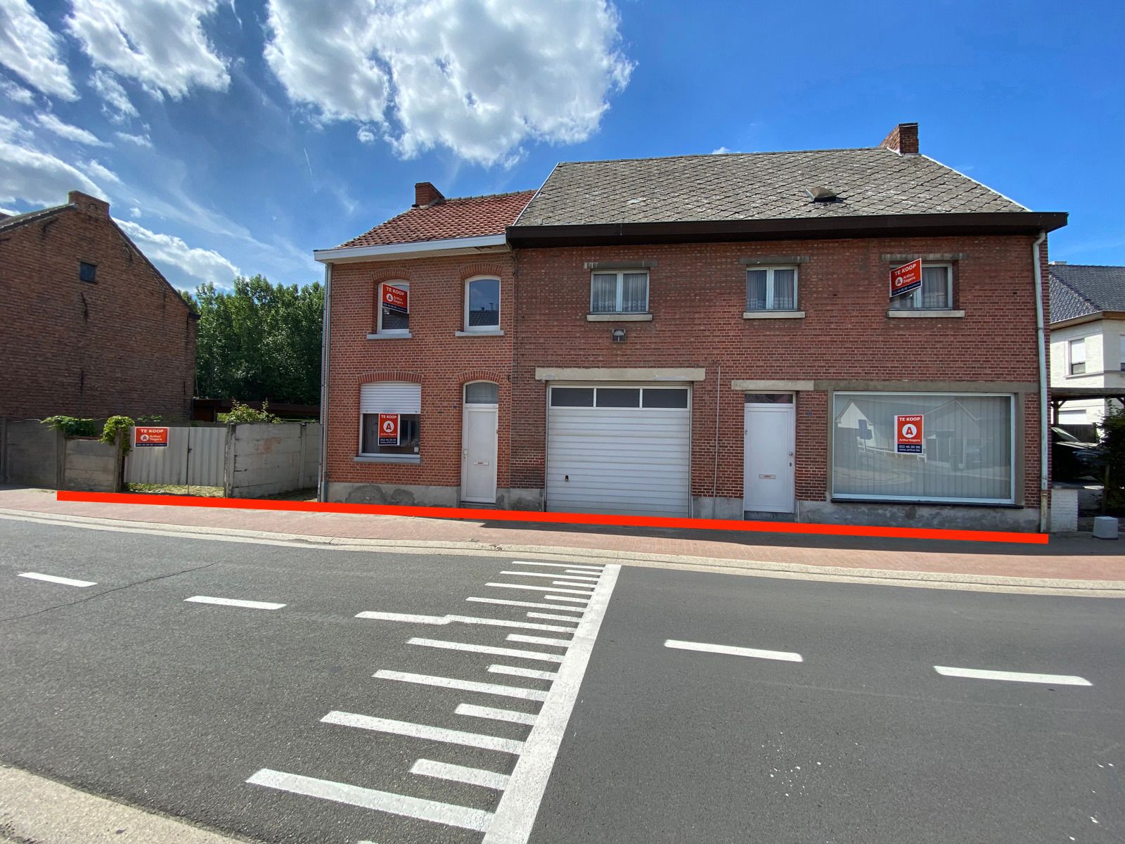 Project: Bouwland + Huis + Handelshuis (met woonst) foto {{pictureIndex}}