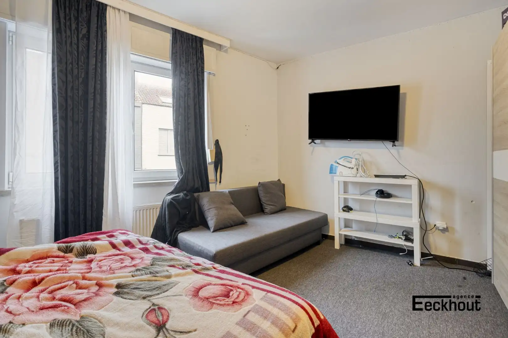 Ruime hoekwoning met 6 slaapkamers en met terras en aangebouwde garage foto 6