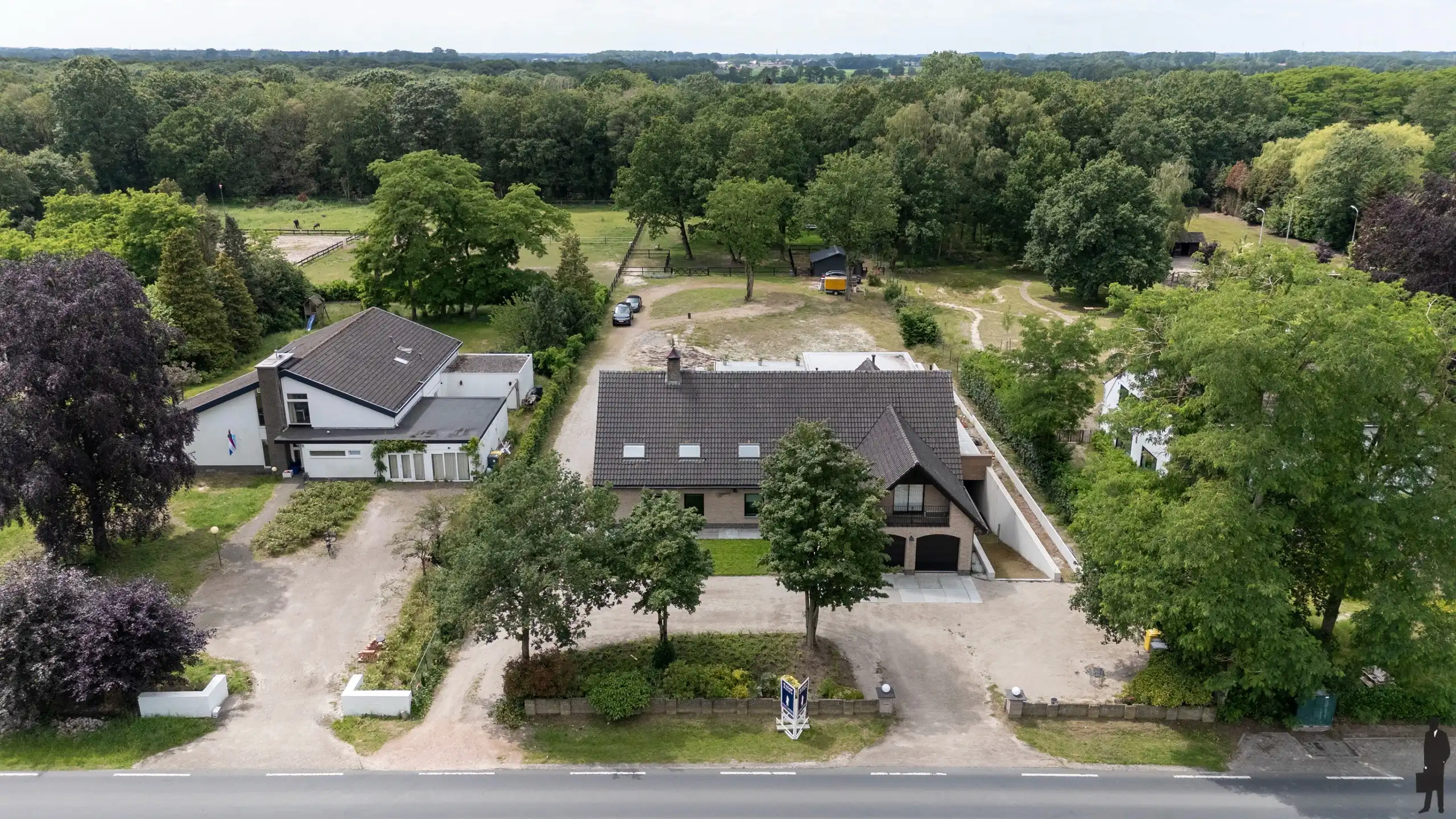 Exclusieve woning met meer dan 1.000 m² potentieel op een perceel van circa 5.800 m²! foto 6