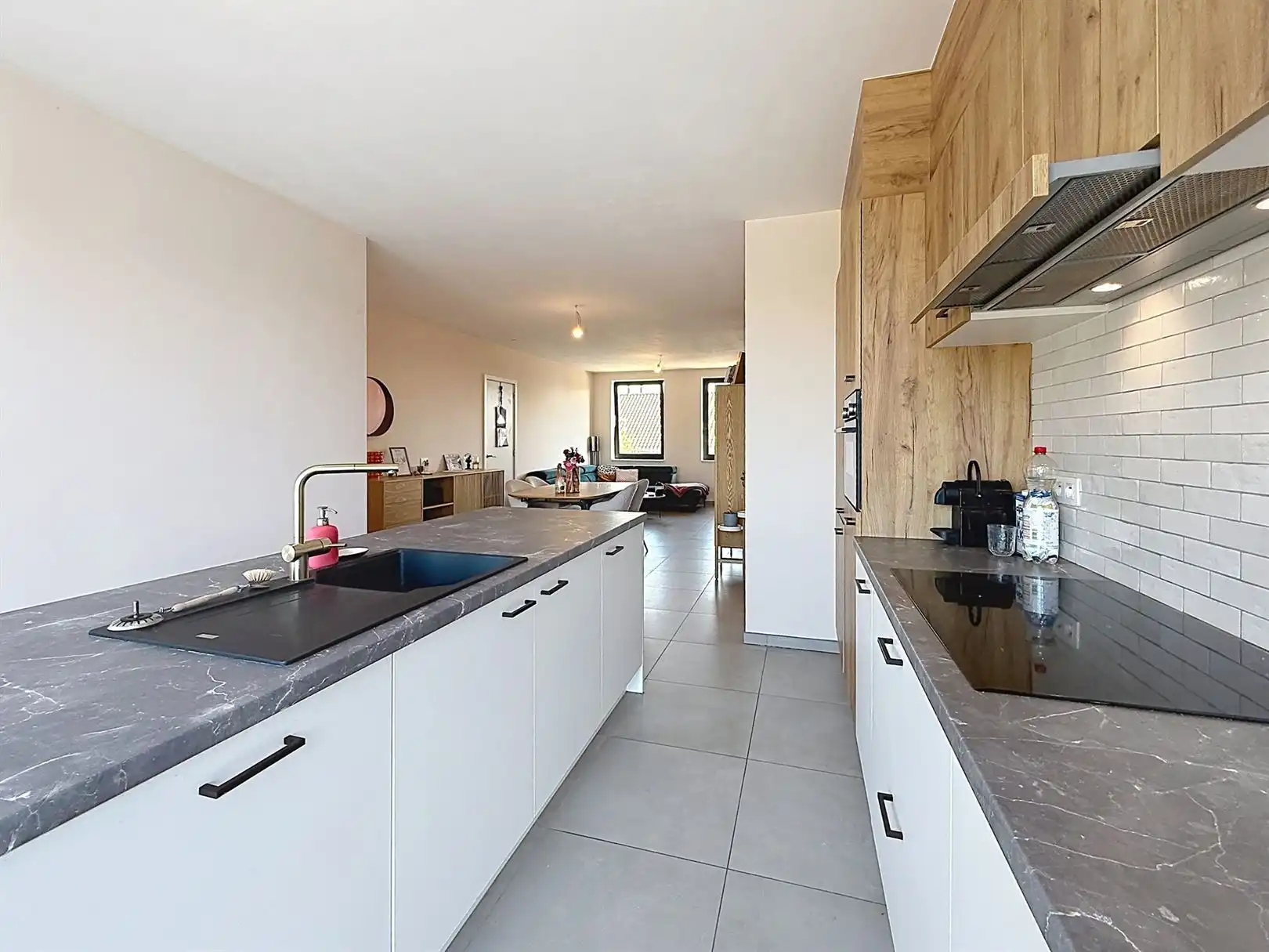Appartement met 2 slpks, terras, autostaanplaats foto 16