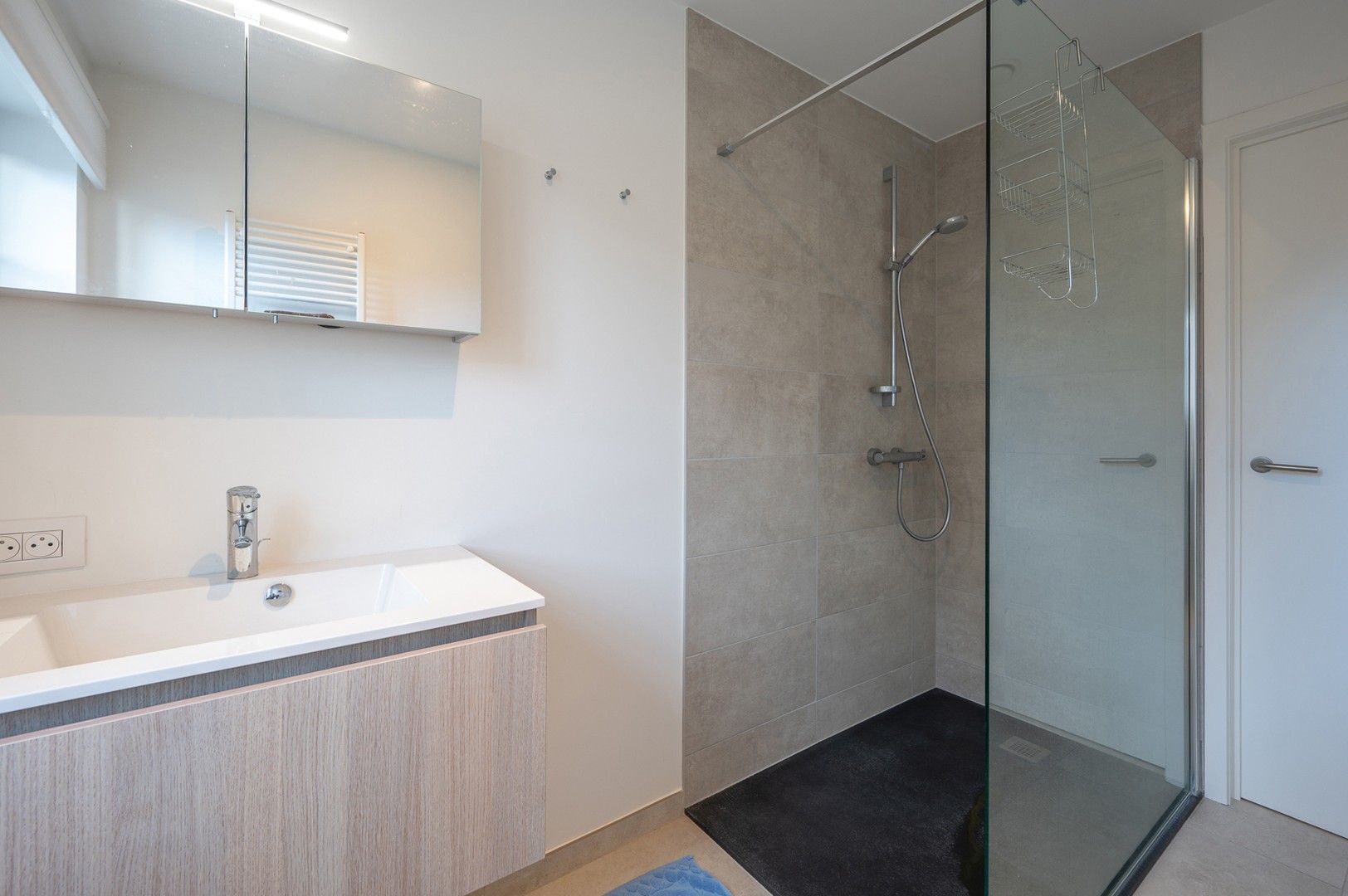 Instapklare woning in de verkaveling 'Valkenerf' in de groene, rustige omgeving van de nieuwe golf. foto 17