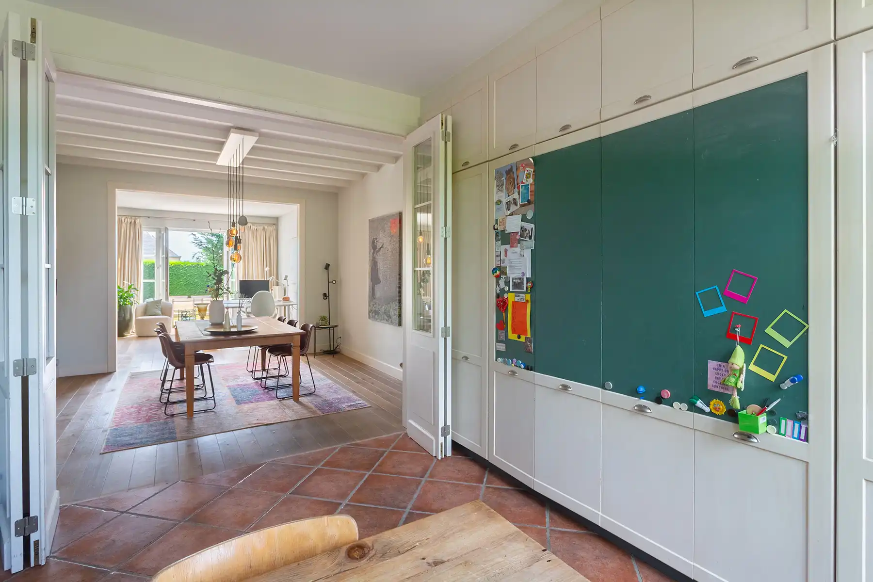 Kontich | Ruime en charmante woning met zuidgerichte tuin foto 11