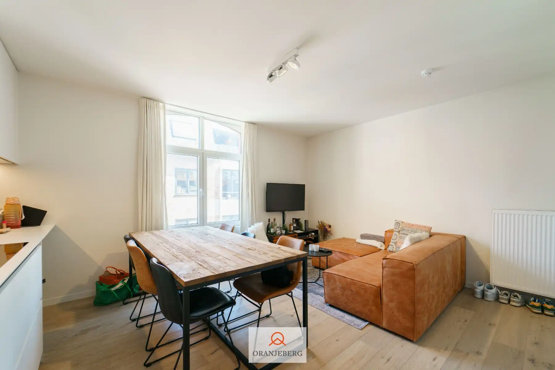 Gerenoveerde studio/appartement met unieke ligging. foto 8