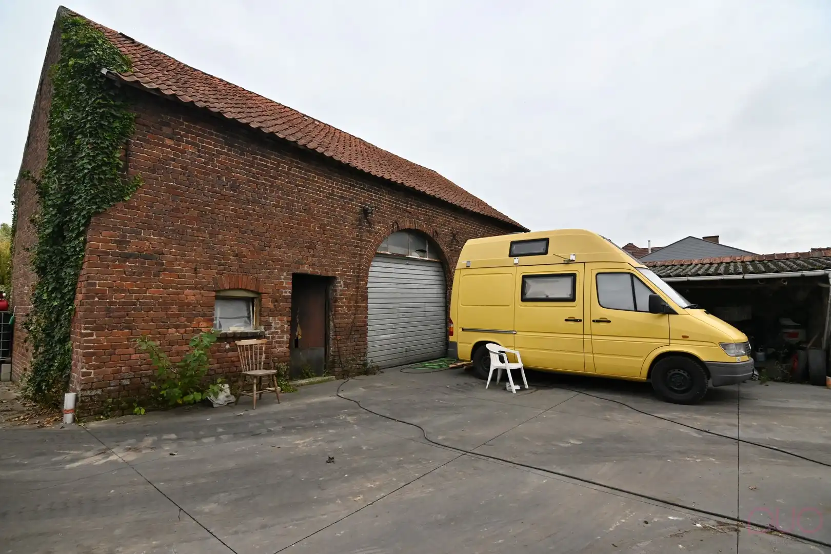Verder te renoveren hoevewoning met ruime schuur die tal van mogelijkheden biedt. foto 3