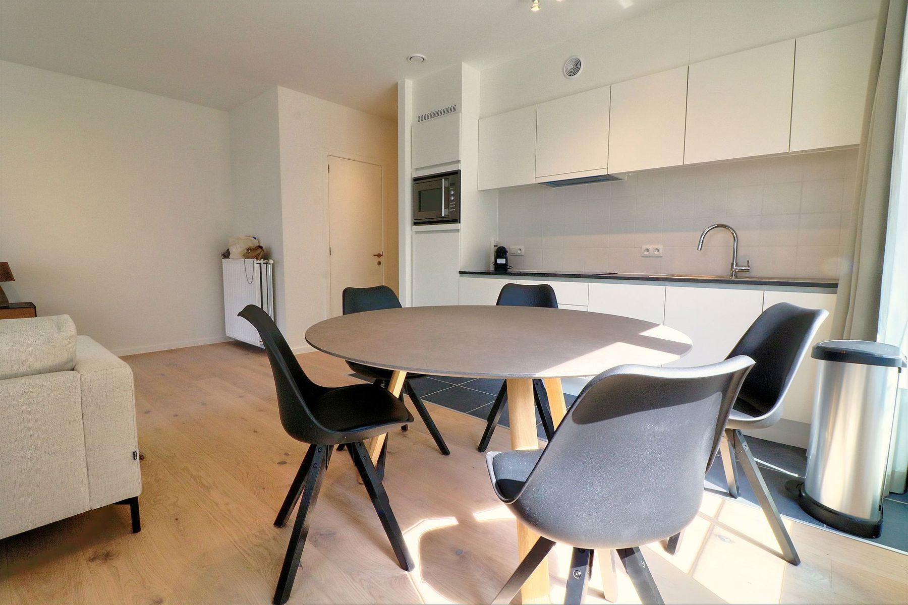 EU - prachtig 2 slk appartement met terras foto 4