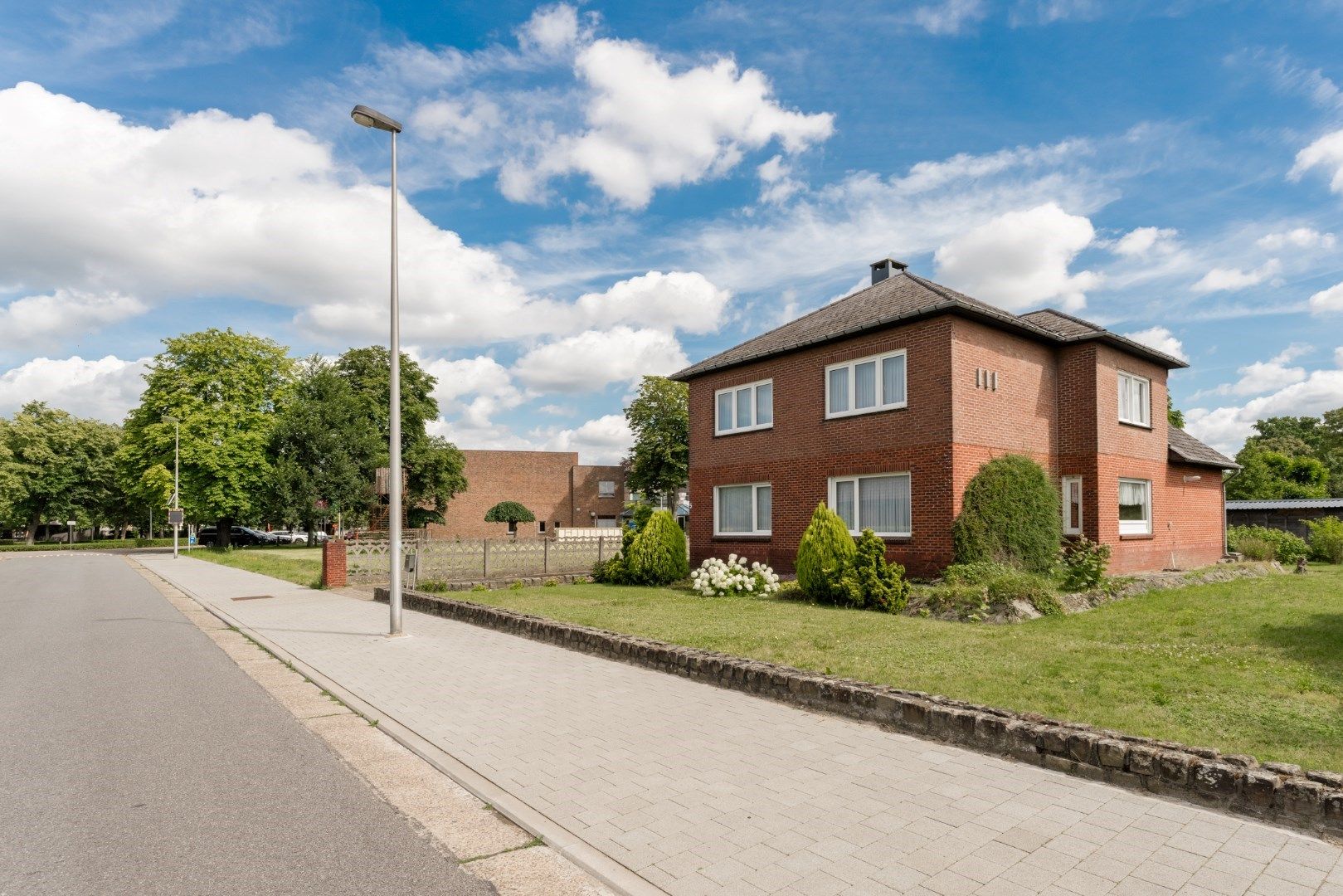 Vrijstaande woning op droomlocatie in Overpelt te koop! foto 1