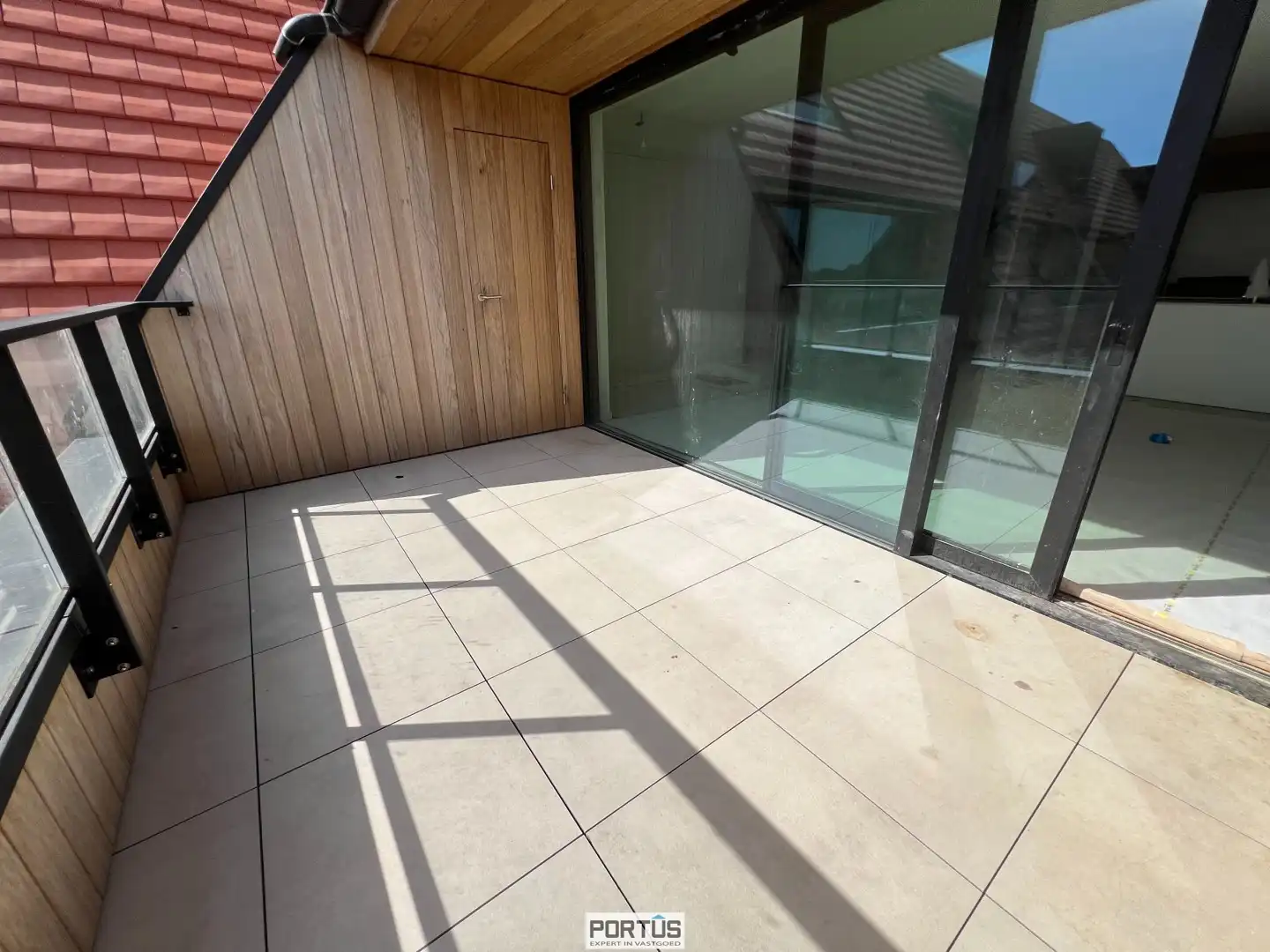 Instapklaar nieuwbouwappartement te koop met 1 slaapkamer in Residentie Portanic te Nieuwpoort foto {{pictureIndex}}