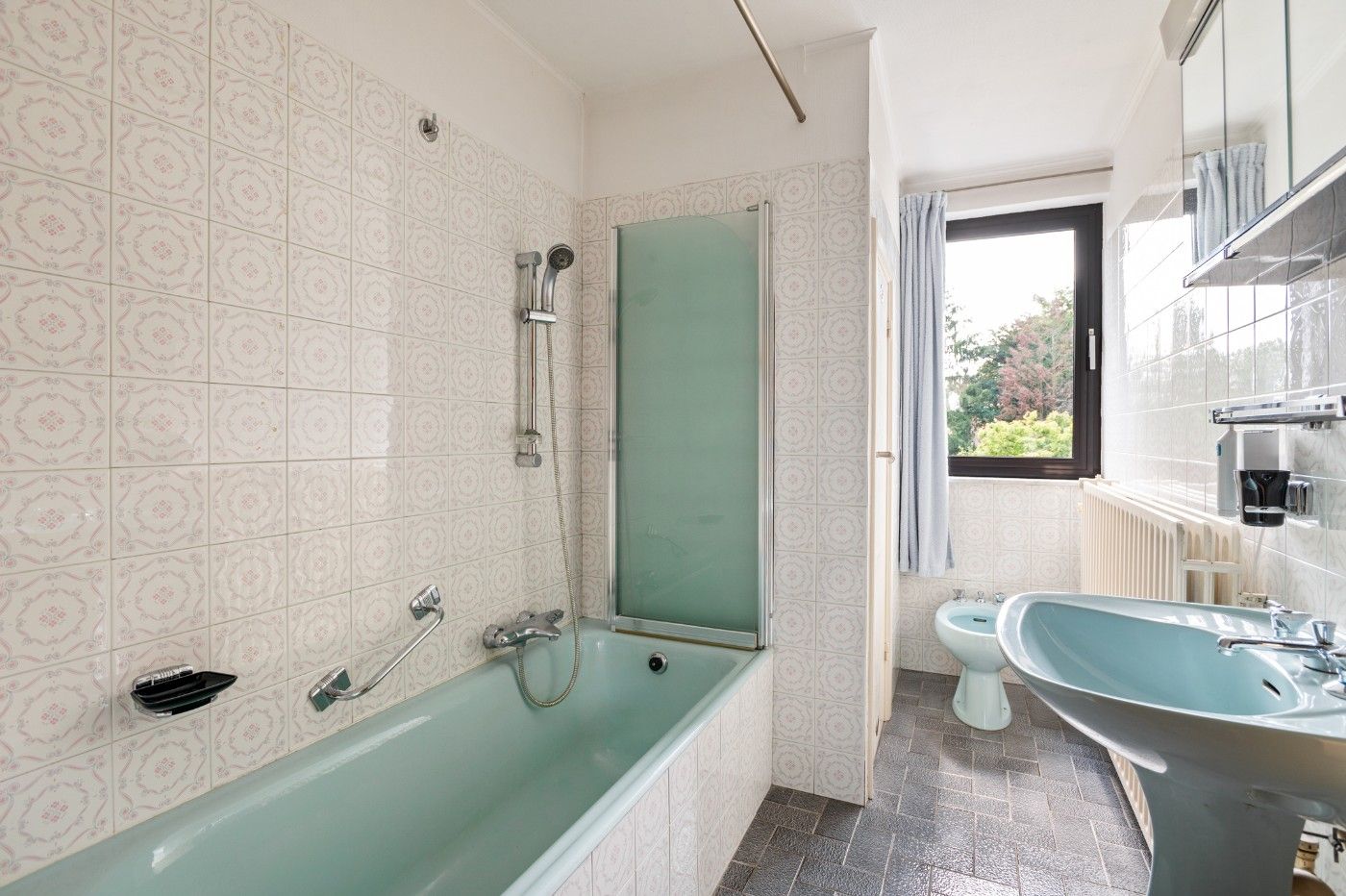 Top gelegen, grote woning met gigantische inpandige garage en diepe tuin in centrum Kapellen foto 22