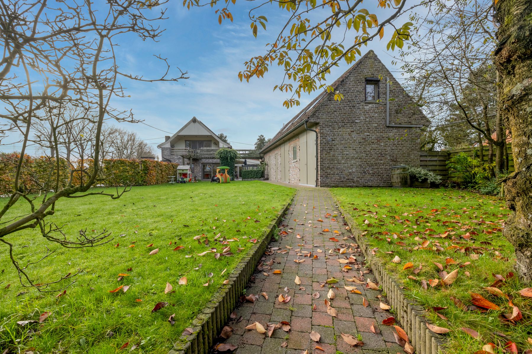 Uniek pand in hoevestijl op 3120 m².  foto 4