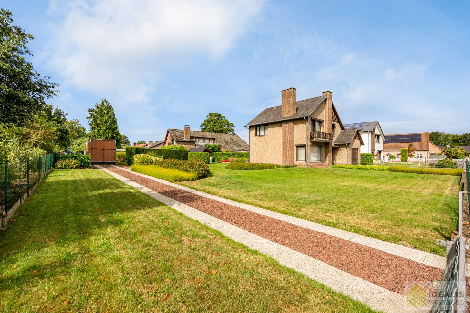 PRACHTIG GELEGEN BOUWGROND AAN DE RAND VAN SINT-HUIBRECHTS-LILLE! – Zeer mooi gelegen perceel met een oppervlakte van 6a 32ca! Zeer geschikt voor kandidaten die hun eigen droomwoning willen realiseren op deze prachtige plek, omgeven door natuur! Dit mooie perceel stelt u in staat vrij te wonen in het groen op fietsafstand van het centrum van Neerpelt! foto 8