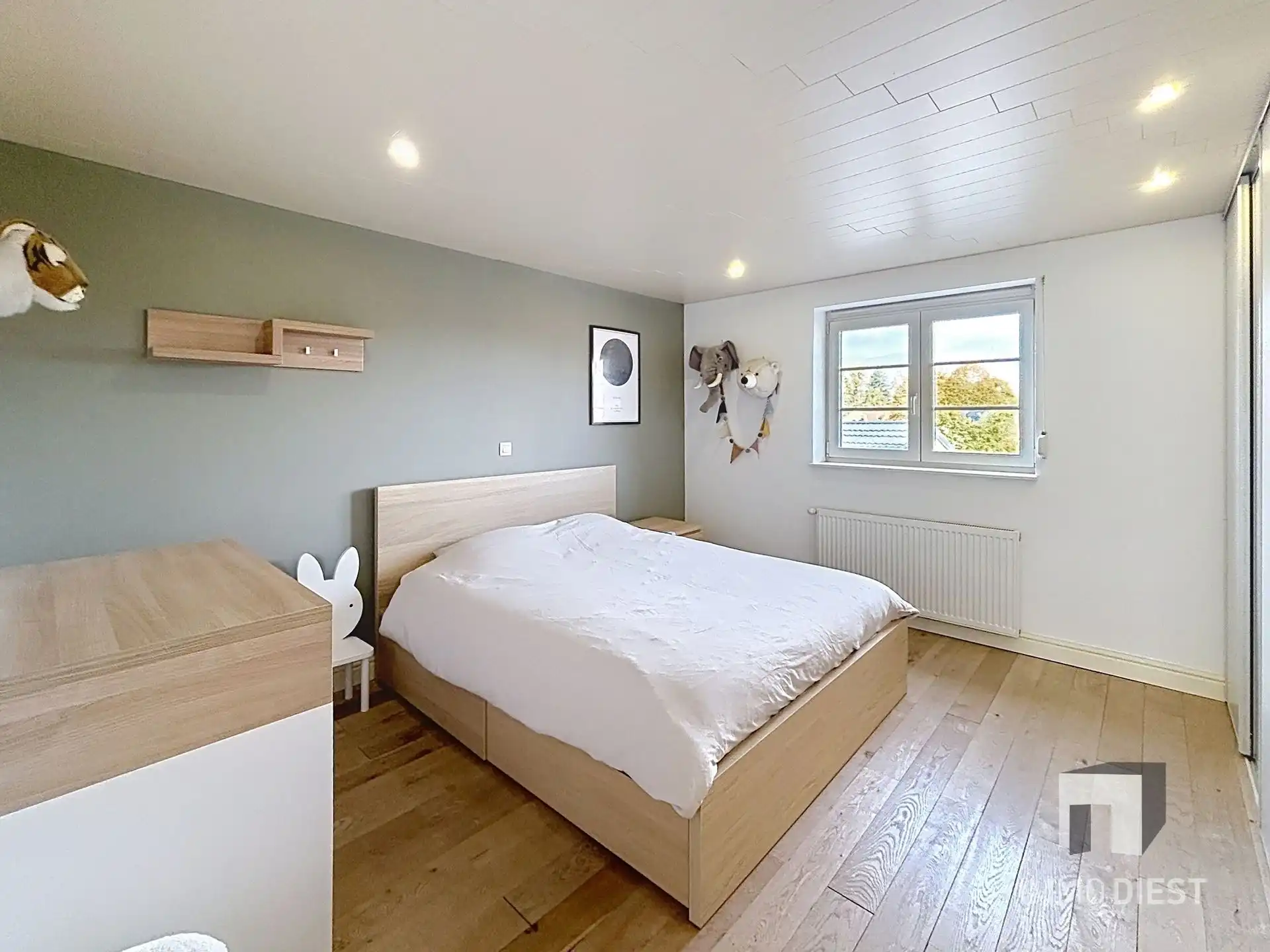 Trendy - volledig gerenoveerde woning met 3 slaapk en 2 badkamers foto 20