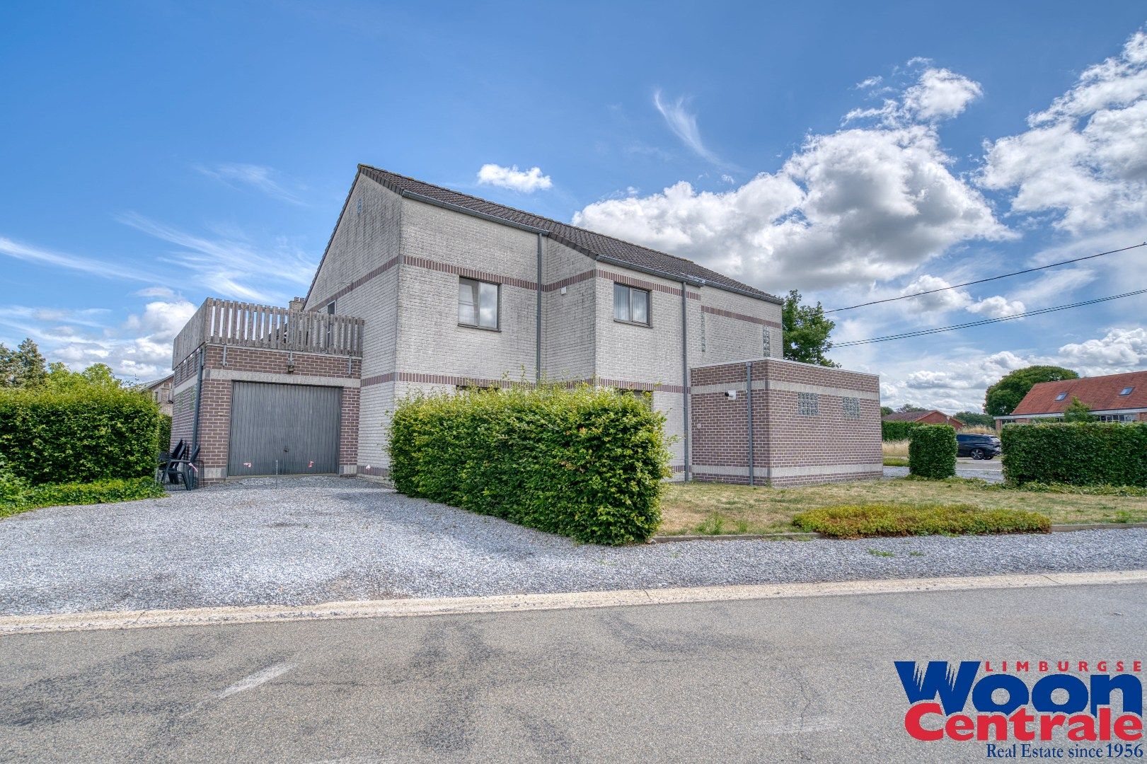 Instapklaar opbrengsteigendom of kangoeroewoning met twee ruime appartementen op perceel van 6a79ca foto 2