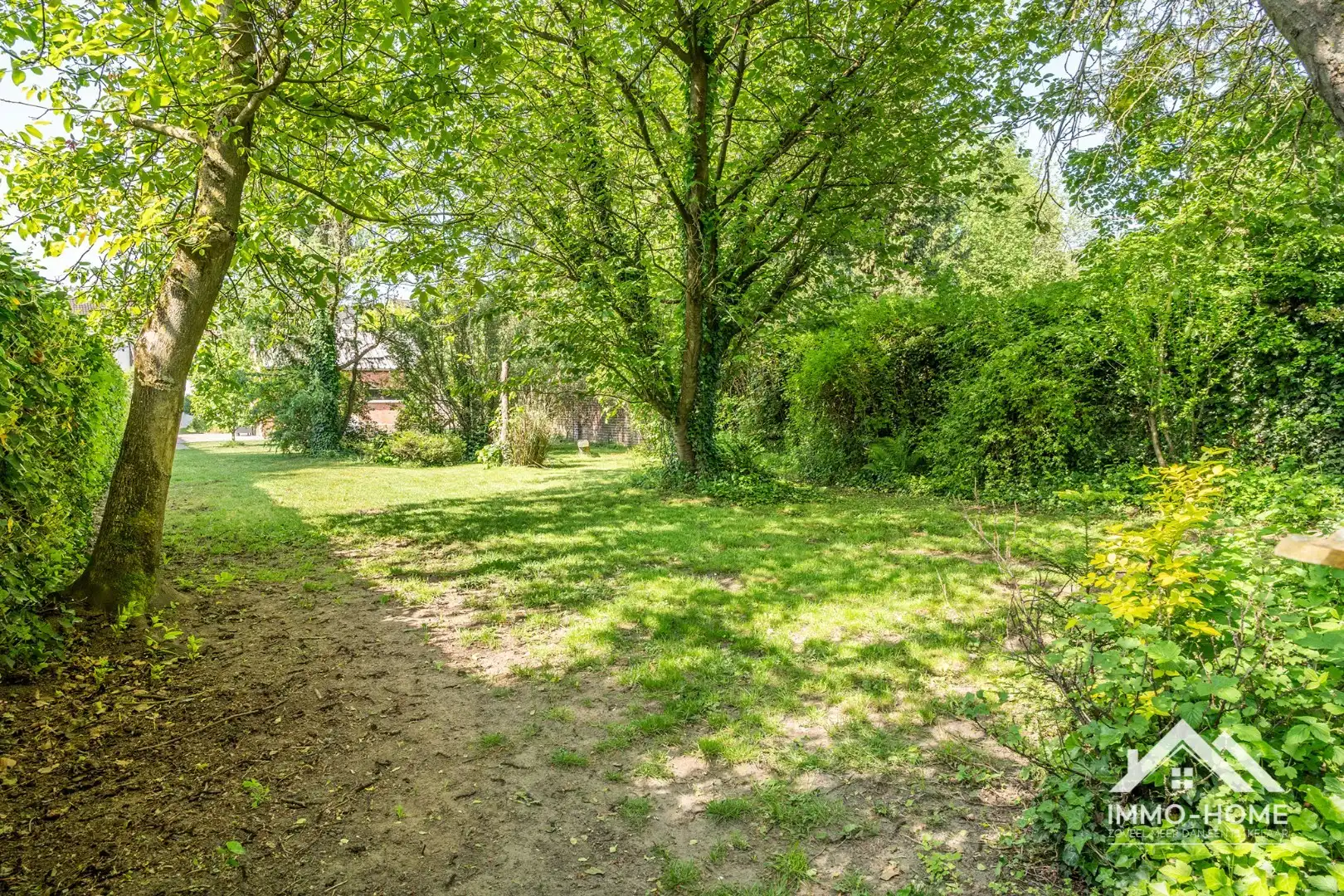 Instapklare woning met polyvalente ruimte en vrijstaande garage!  foto 6